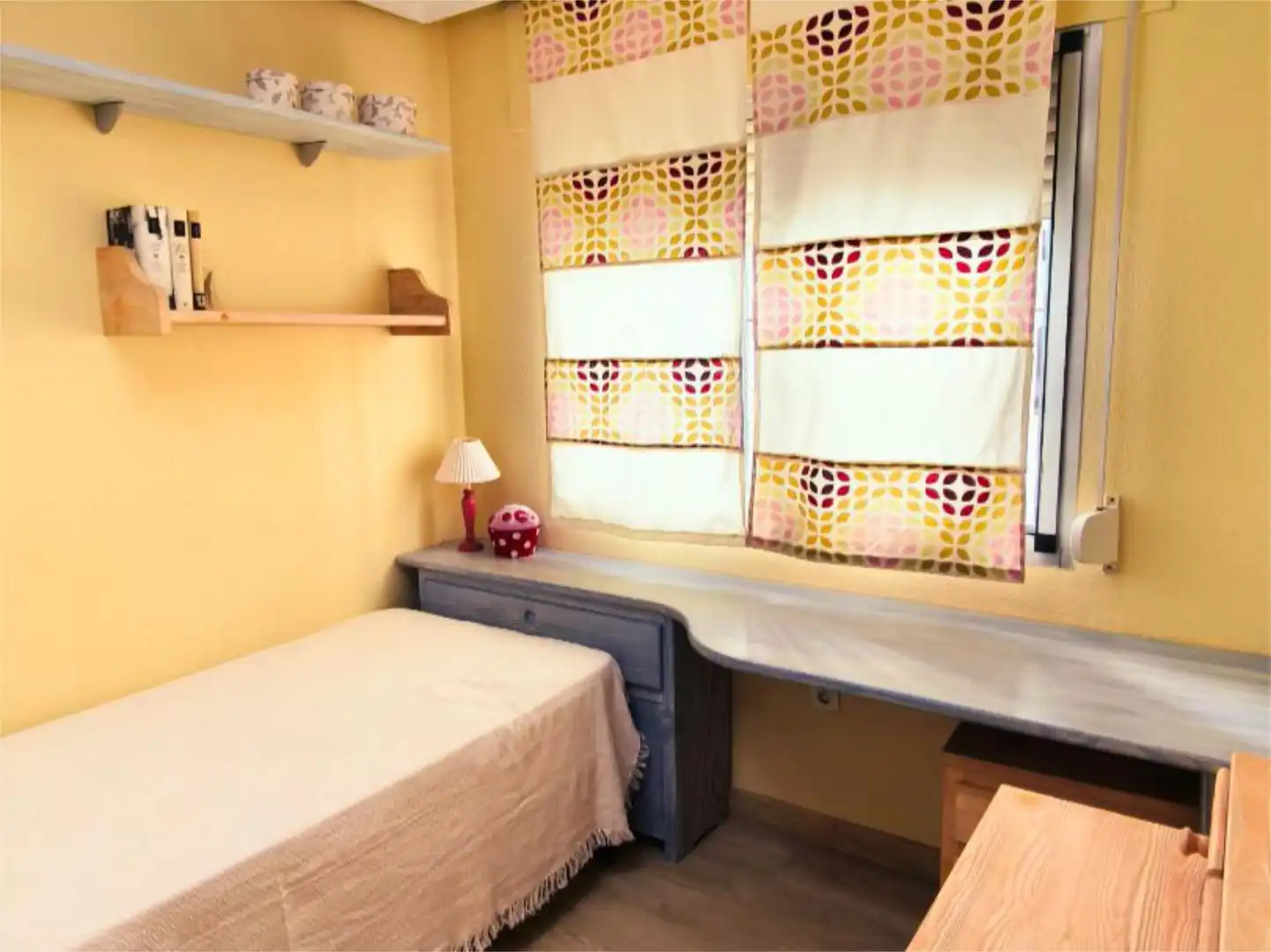 Flat for sale in Calle Linde, 7, Cruz Roja Bedroom of Flat for sale in Sevilla Capital with Air Conditioner, Terrace and Balcony