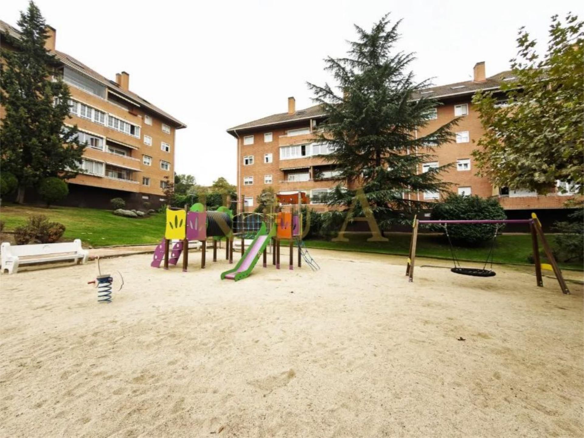 Vista exterior de Pis en venda en Collado Villalba amb Aire condicionat