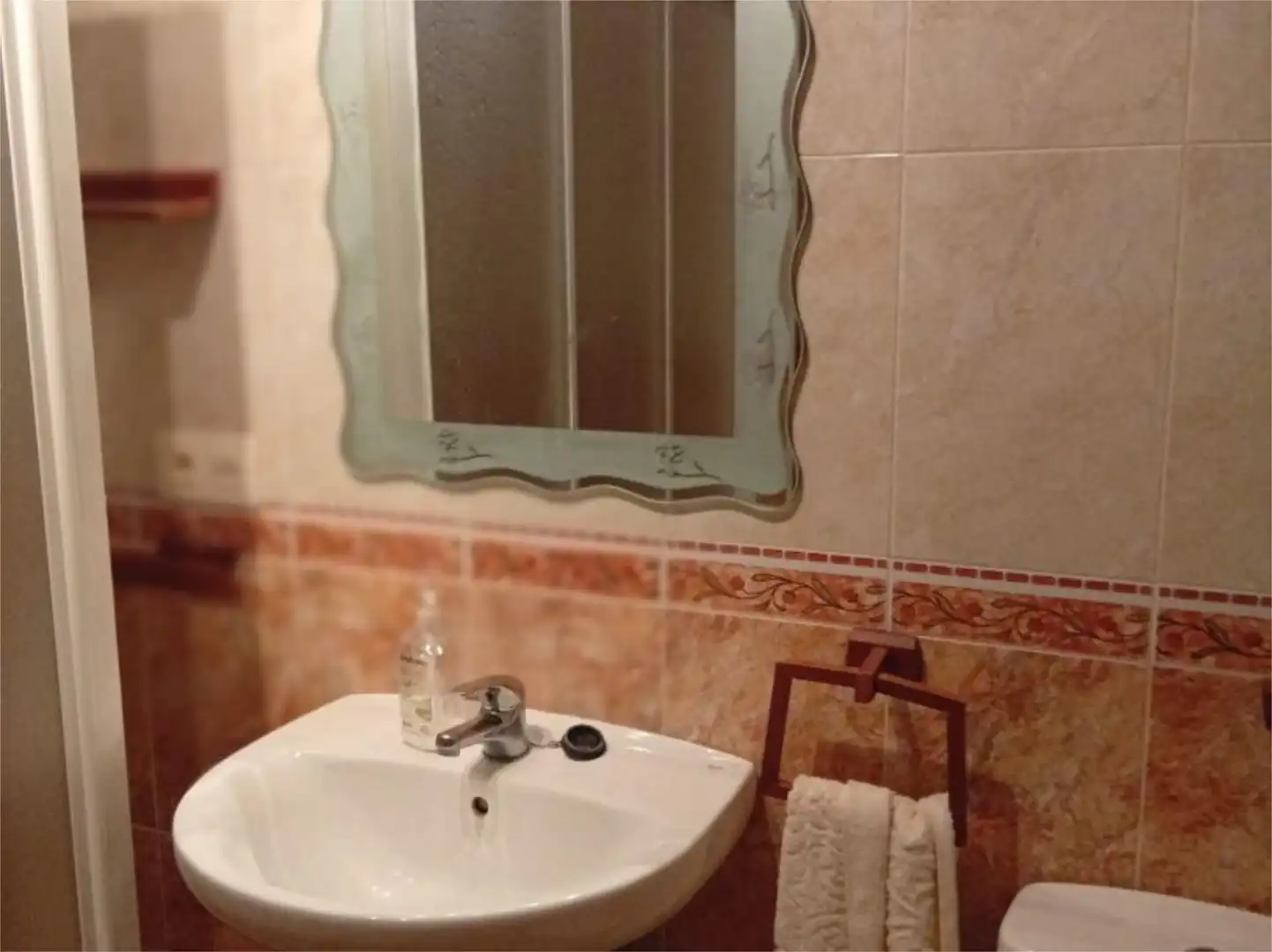 Casa adosada en venta en Calle Corrales, 21, El Gastor Baño de Casa adosada en venta en El Gastor con Aire acondicionado, Calefacción y Amueblado