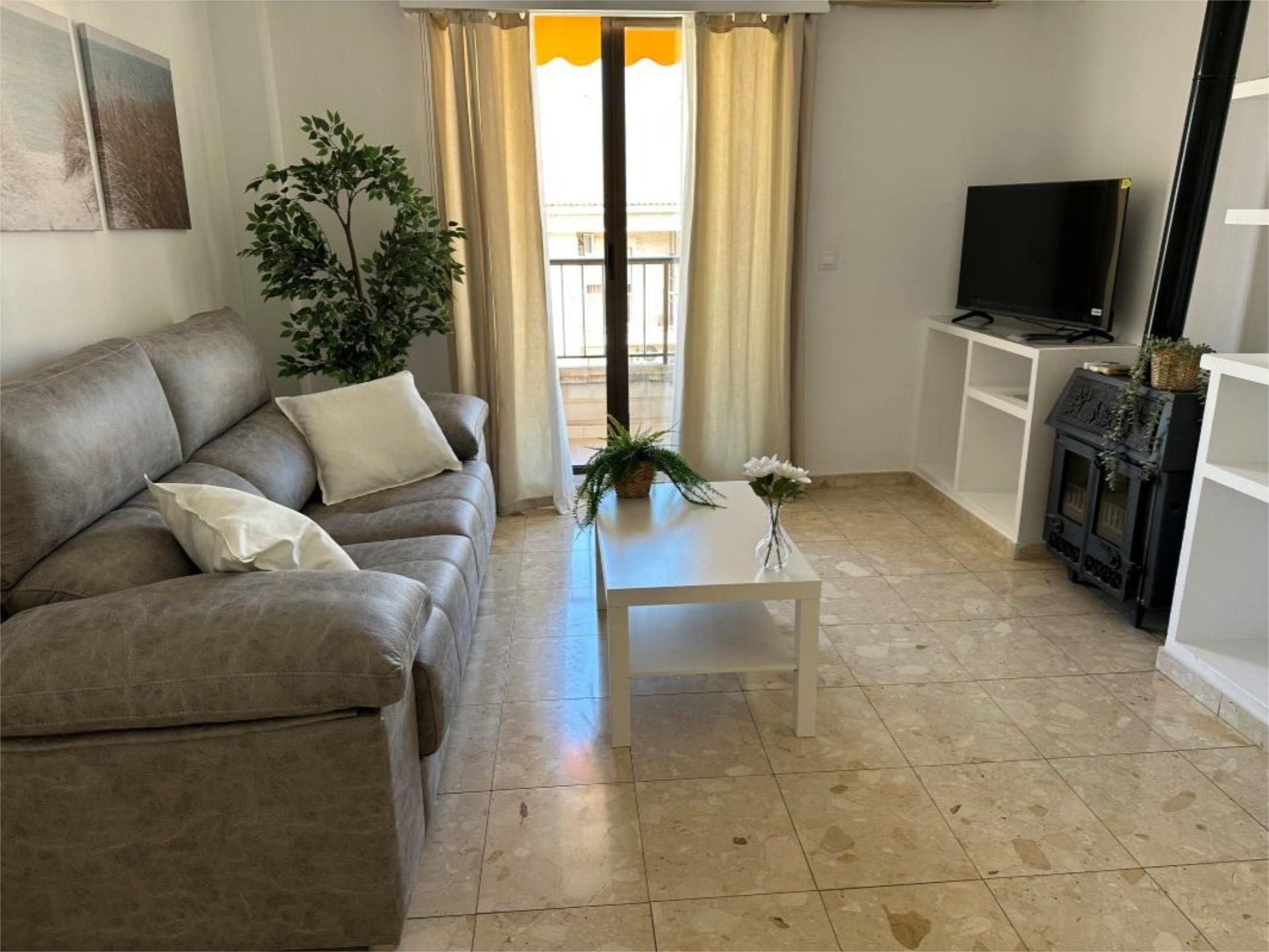 Sala d'estar de Pis de lloguer en Gandia amb Aire condicionat, Moblat i Balcó