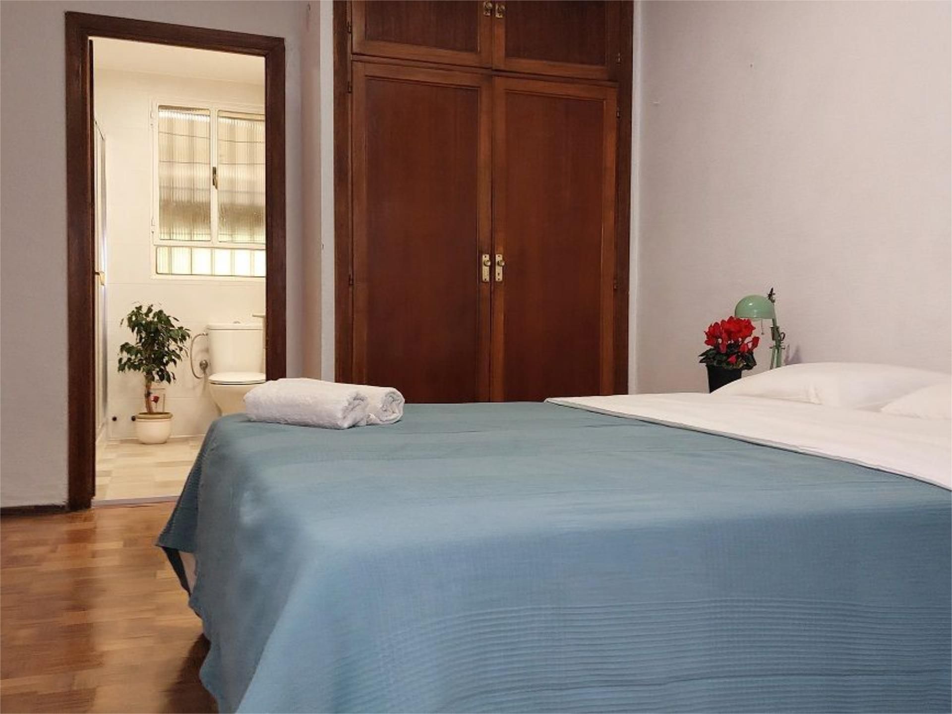 Dormitori de Apartament de lloguer en  Madrid Capital amb Aire condicionat i Terrassa