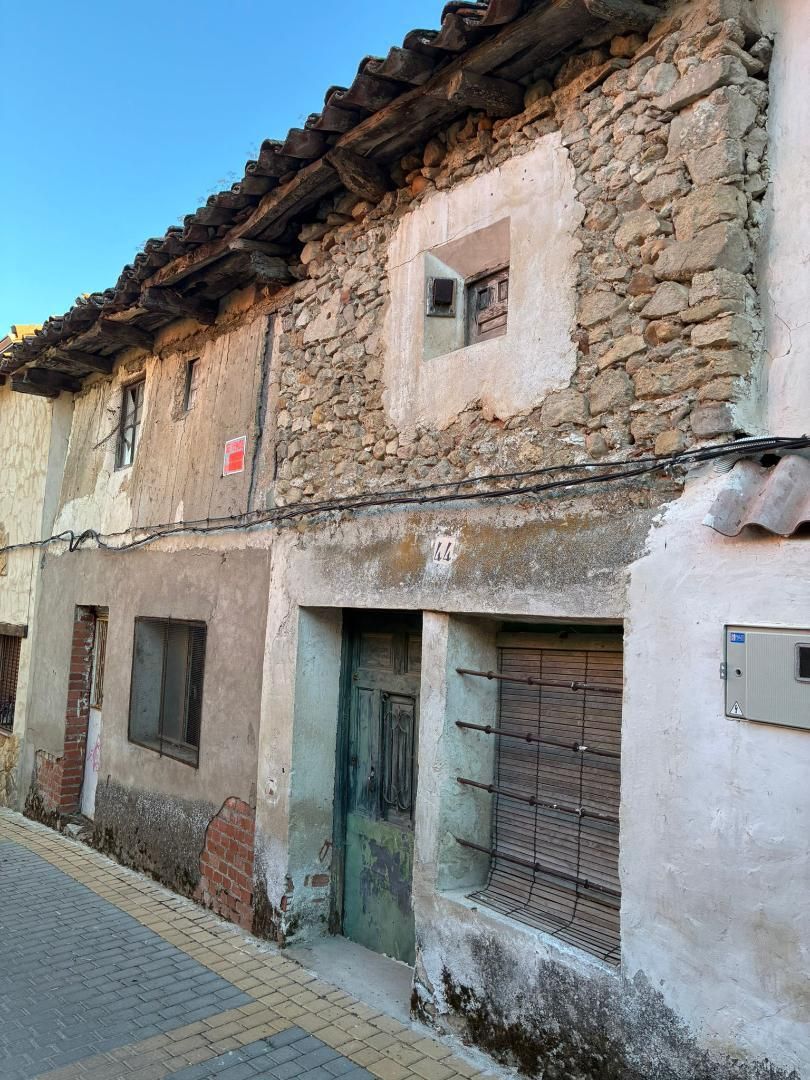 Exterior view of Single-family semi-detached for sale in Arbancón  with Private garden