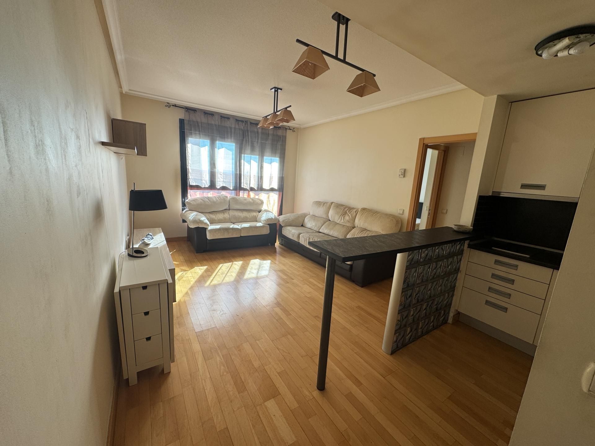 Living room of Flat for sale in Coslada  with Air Conditioner, Heating and Parquet flooring