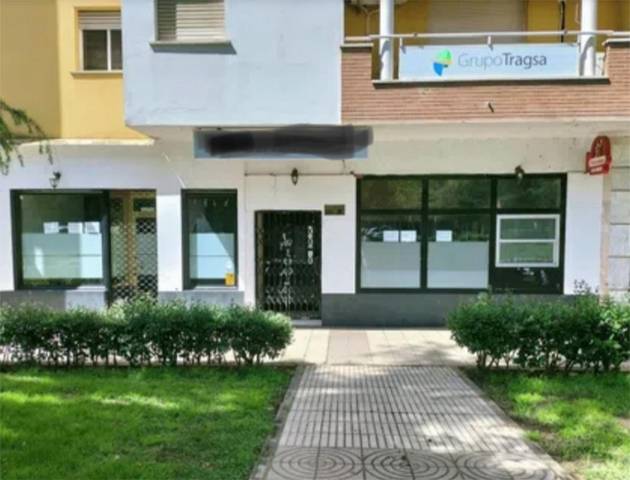 Local comercial en Alquiler en Avenida Damián Téllez Lafuente, 4 en Maria Auxiliadora - Barriada de Llera