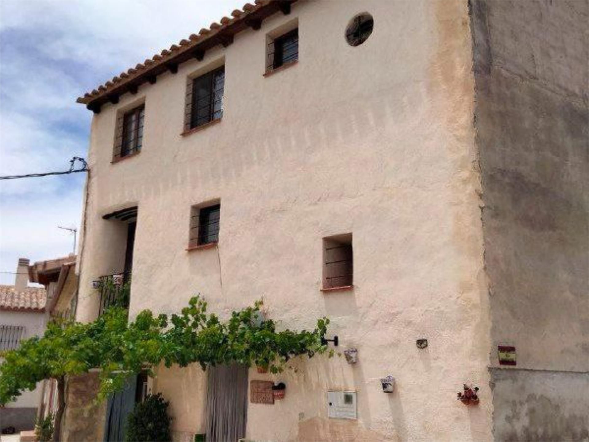 Vista exterior de Pis en venda en Moratalla amb Calefacció, Jardí privat i Moblat