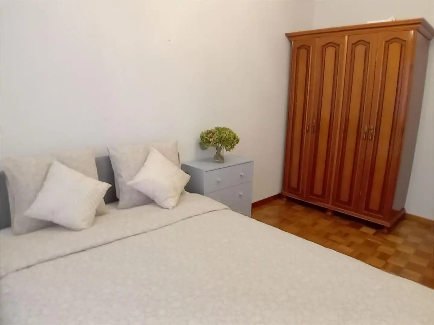 Flat for rent in Rúa dos Remedios, 57, Couto Bedroom of Flat for rent in Ourense Capital with Heating, Parquet flooring and Furnished