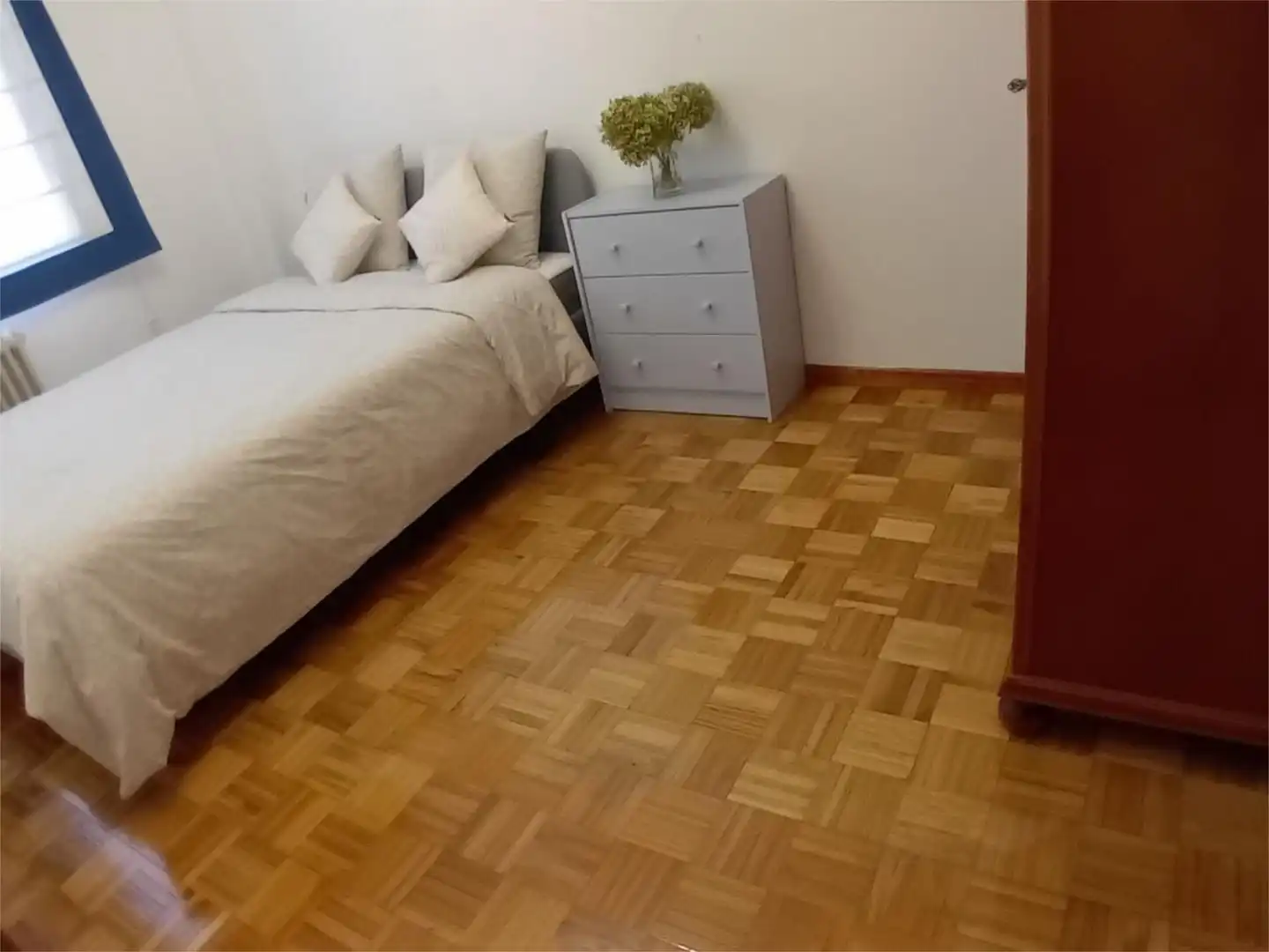Flat for rent in Rúa dos Remedios, 57, Couto Bedroom of Flat for rent in Ourense Capital with Heating, Parquet flooring and Furnished
