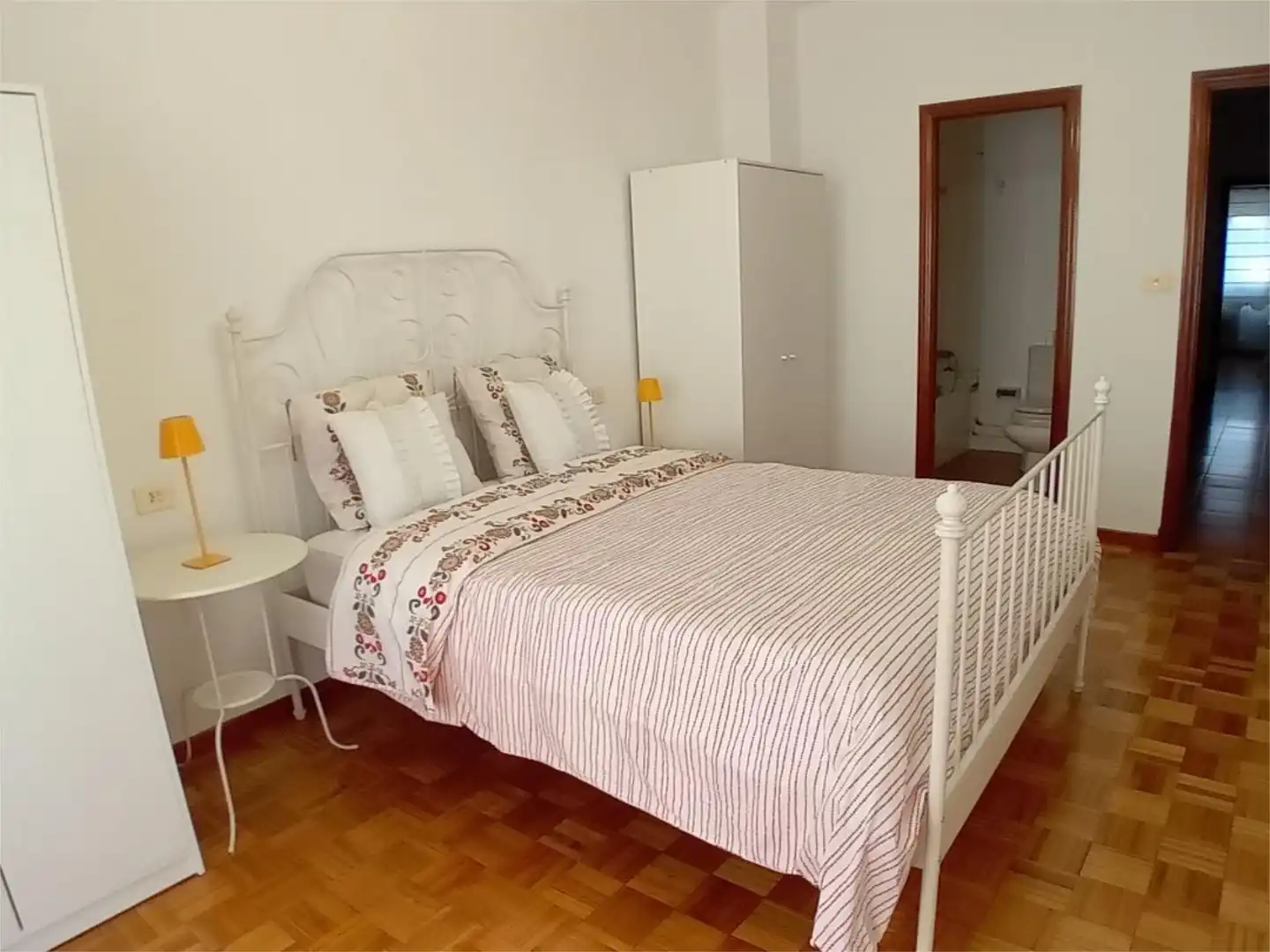 Flat for rent in Rúa dos Remedios, 57, Couto Bedroom of Flat for rent in Ourense Capital with Heating, Parquet flooring and Furnished