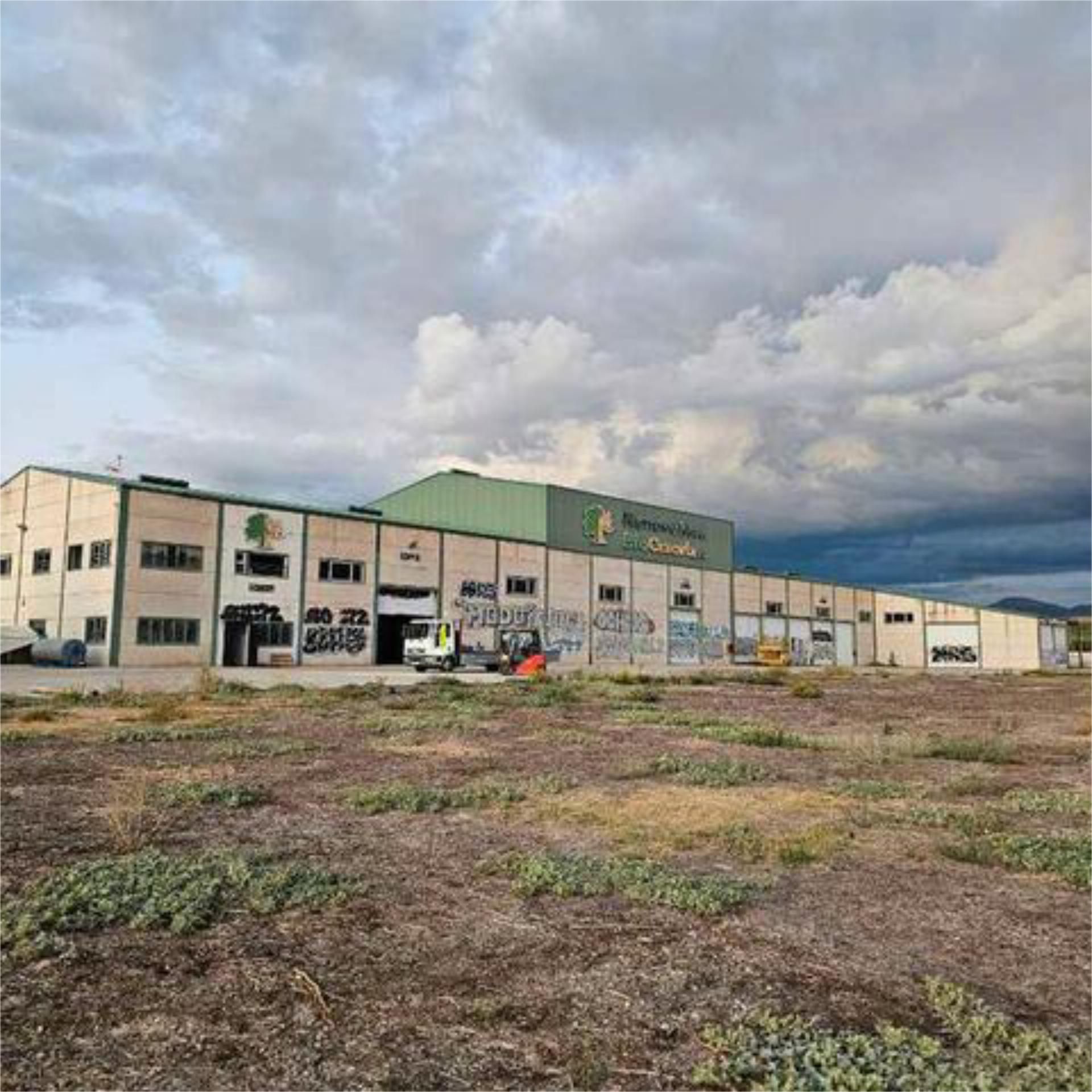 Vista exterior de Nau industrial de lloguer en Cazorla amb Aire condicionat