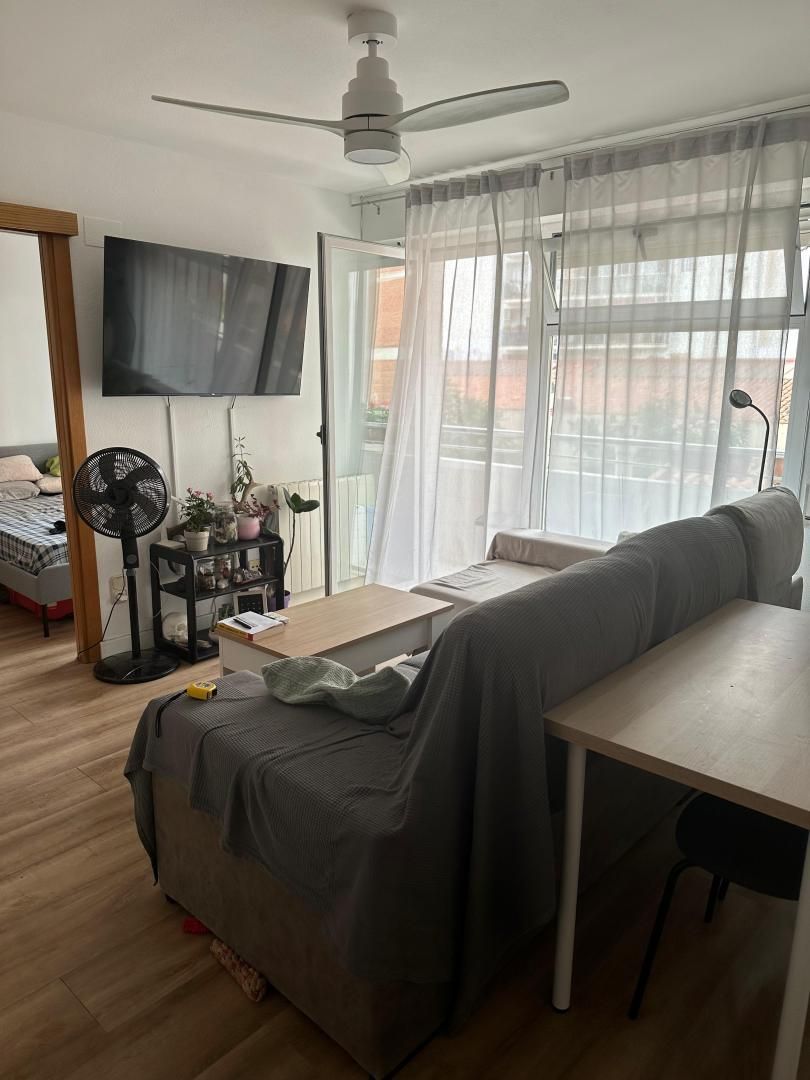 Sala de estar de Piso en venta en  Zaragoza Capital con Calefacción, Parquet y Parking comunitario