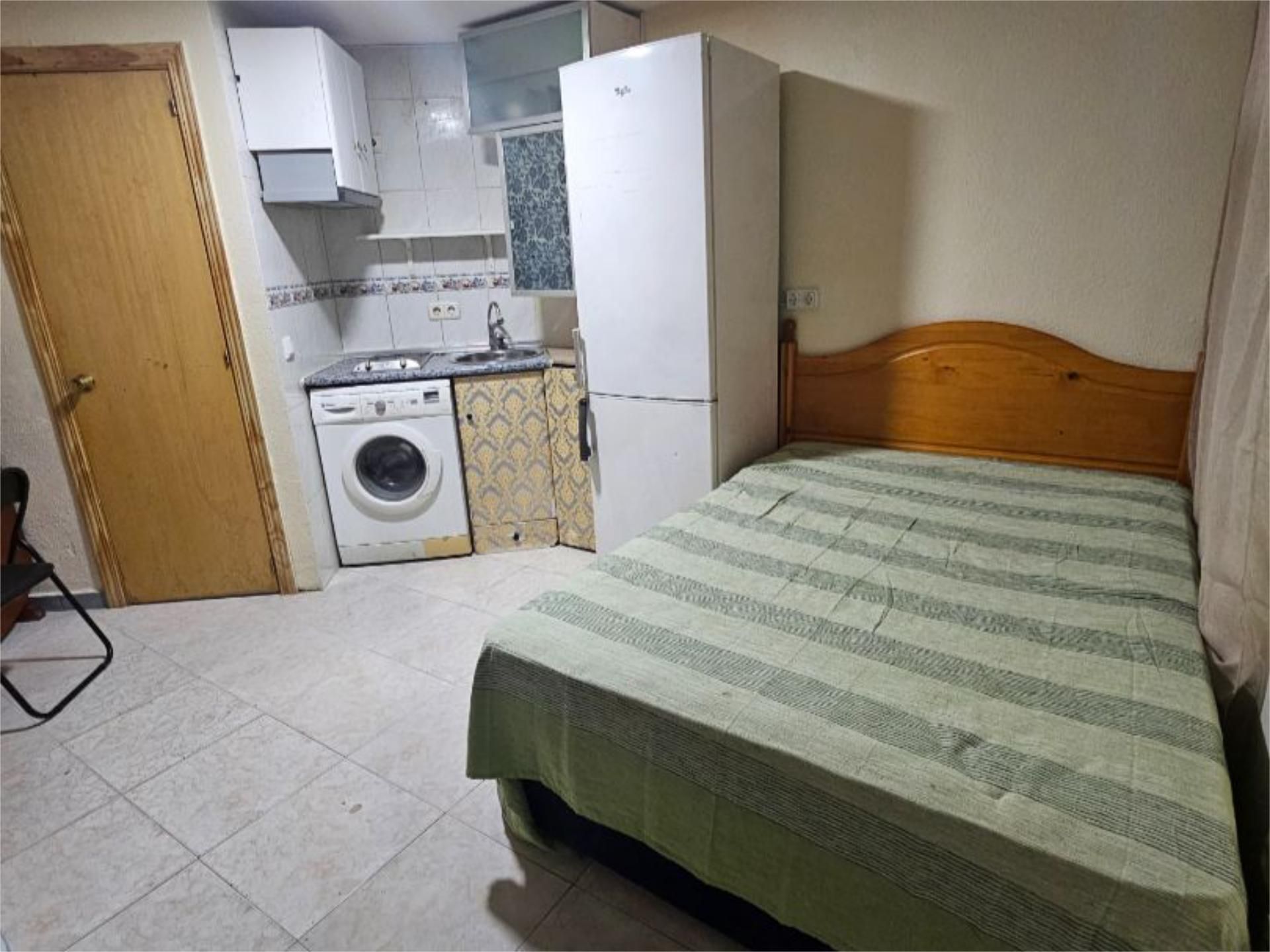 Study to rent in Calle de Faustino Osorio, 2, Los Cármenes Bedroom of Study to rent in Madrid Capital with Furnished