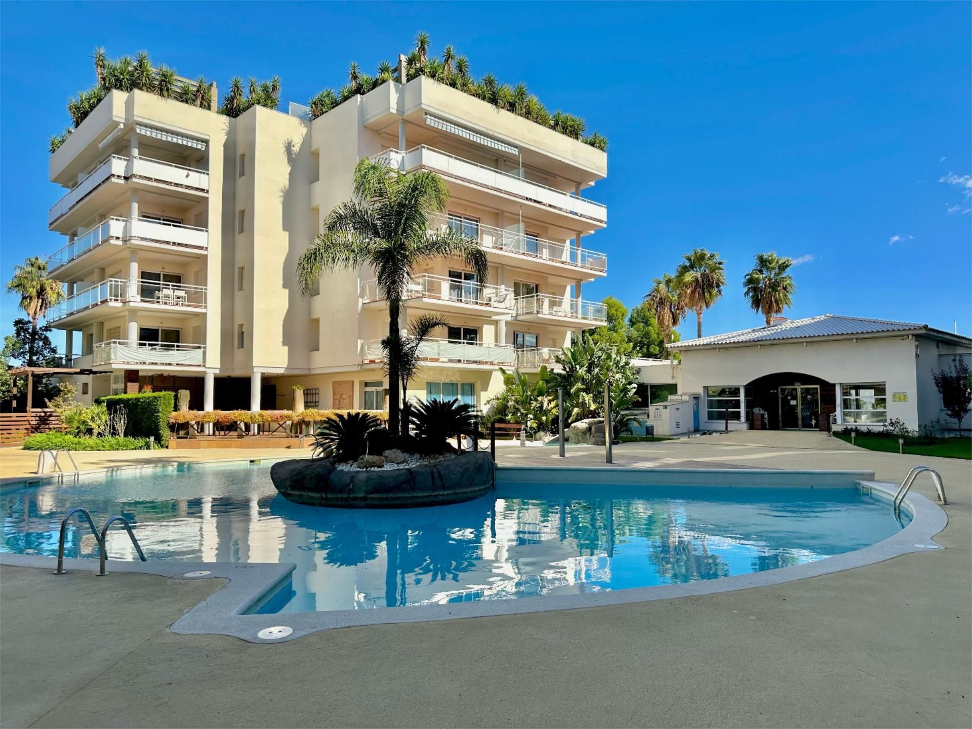Piscina de Apartament en venda en Roses amb Terrassa i Piscina