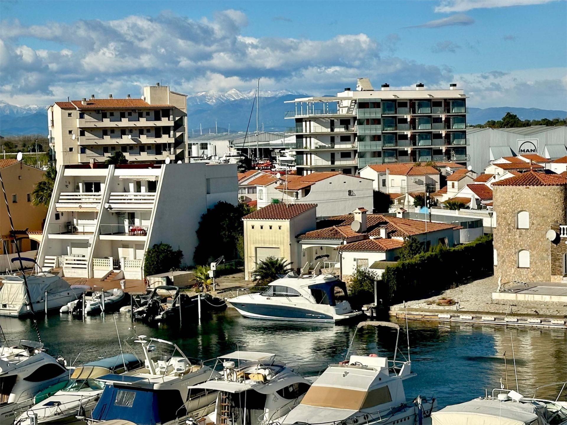 Exterior view of Flat for sale in Roses  with Air Conditioner, Terrace and Swimming Pool