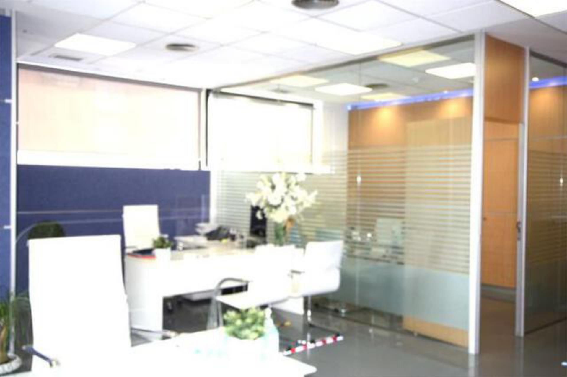 Office to rent in Bufalà Office to rent in Badalona with Air Conditioner