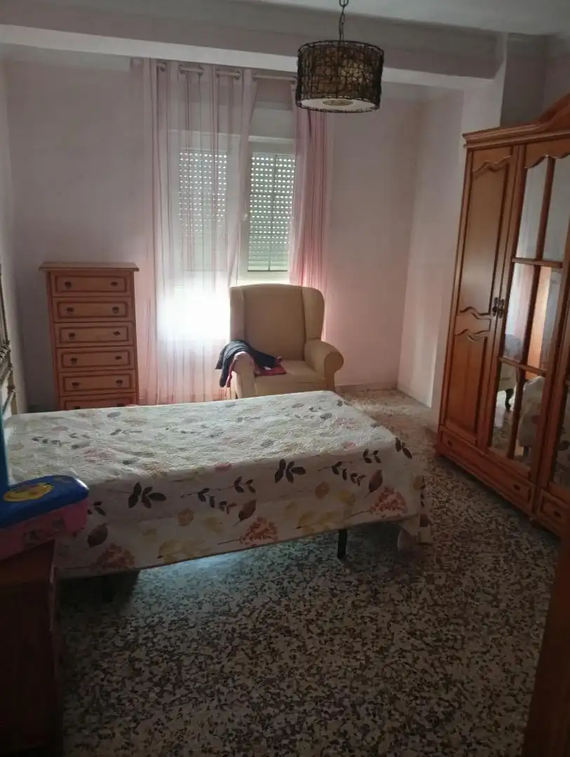 Pis de lloguer a Calle Lima, 52, Ciudad Jardín - Tagarete - El Zapillo Dormitori de Pis de lloguer en Almería amb Aire condicionat, Calefacció i Moblat