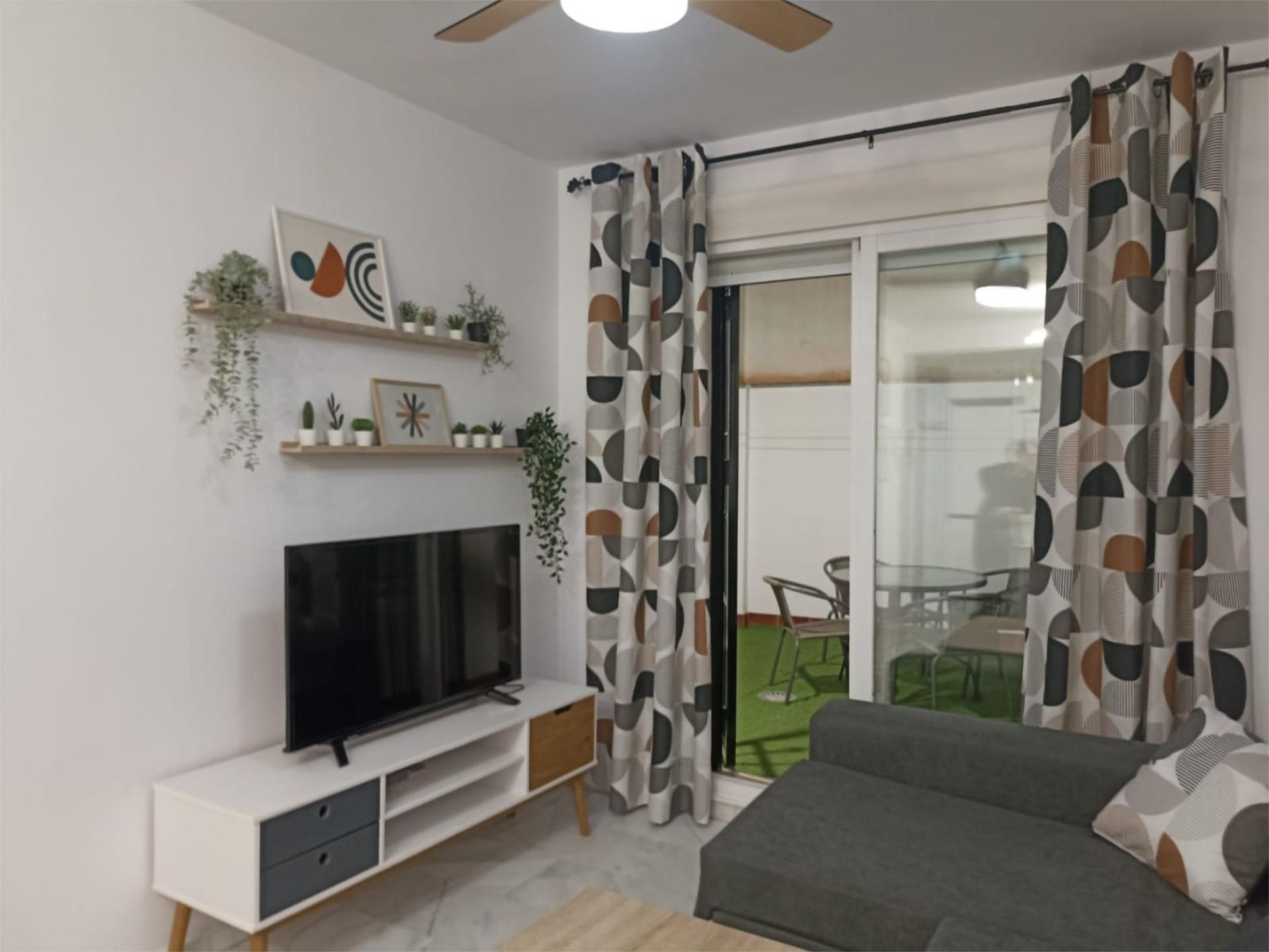 Sala d'estar de Pis de lloguer en Motril amb Moblat i Videoporter