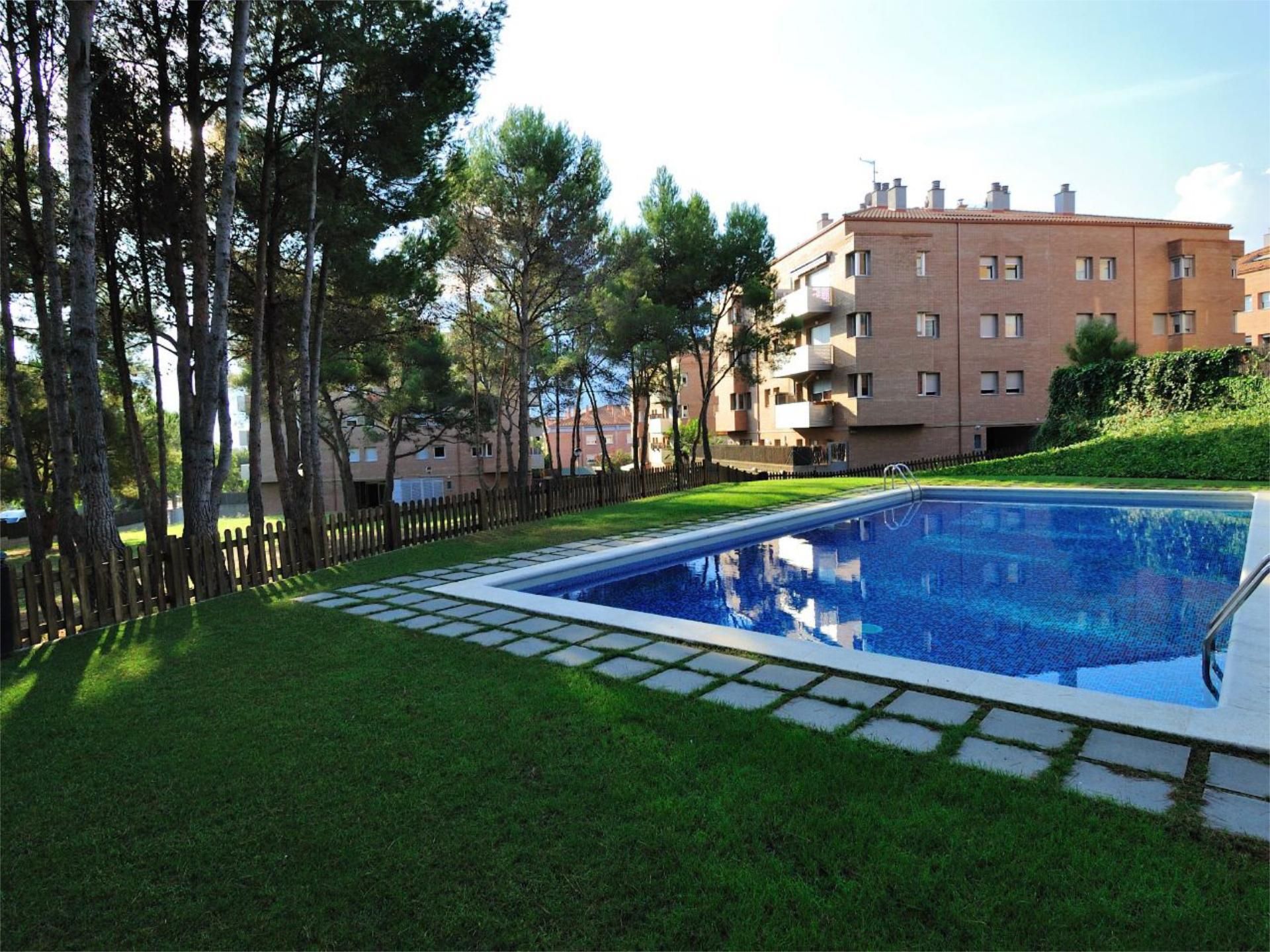 Swimming pool of Flat to rent in Castelldefels  with Air Conditioner, Terrace and Swimming Pool