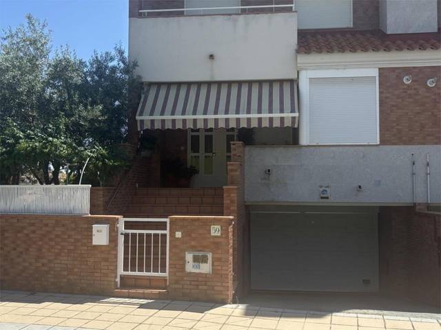 Piso en Venta en Calle Javier de Montillana, 32 en Vistahermosa