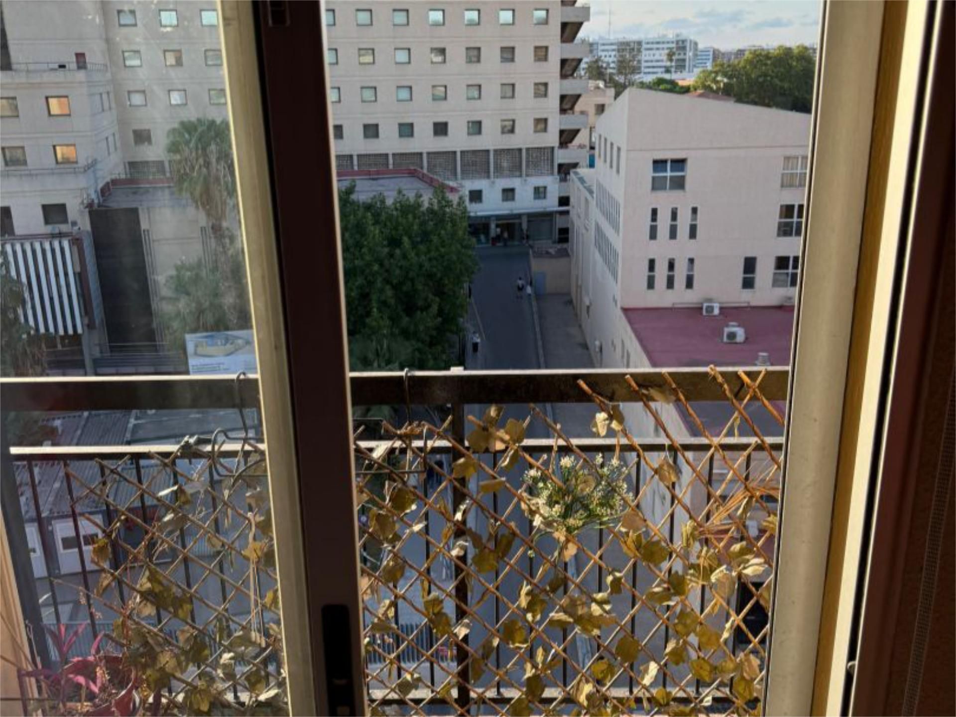 Terrassa de Pis en venda en  Valencia Capital amb Aire condicionat, Moblat i Balcó