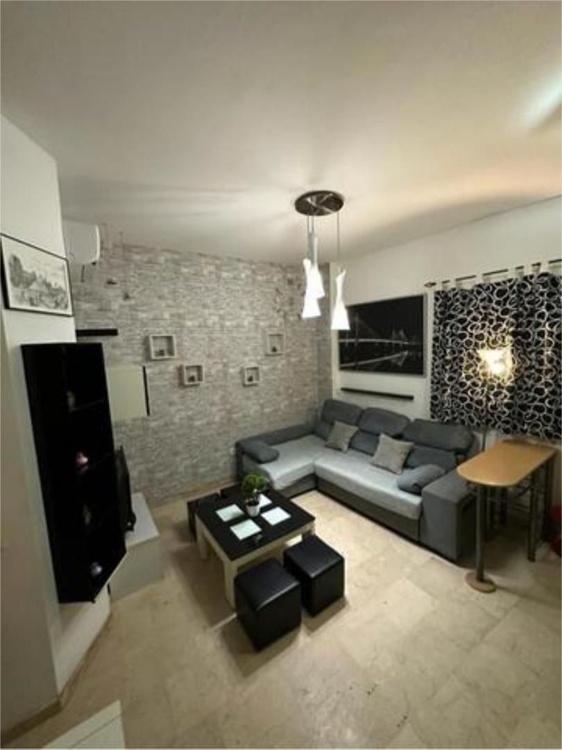 Apartament en venda a Los Castillejos - La Trinidad Sala d'estar de Apartament en venda en Málaga Capital amb Terrassa