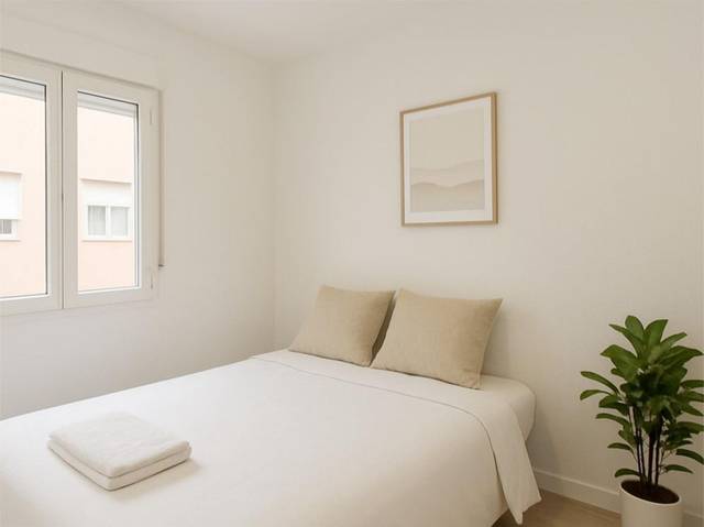 Piso en Alquiler en Calle de Sandalio López, 19 en Tres Olivos - Valverde