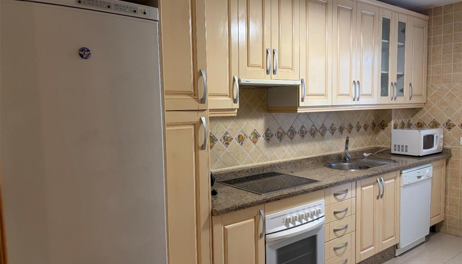 Photo 1 of Flat to rent in Calle Cardenal de Carvajal, 5, Miralvalle - Av. Virgen del Puerto - La Data, Cáceres