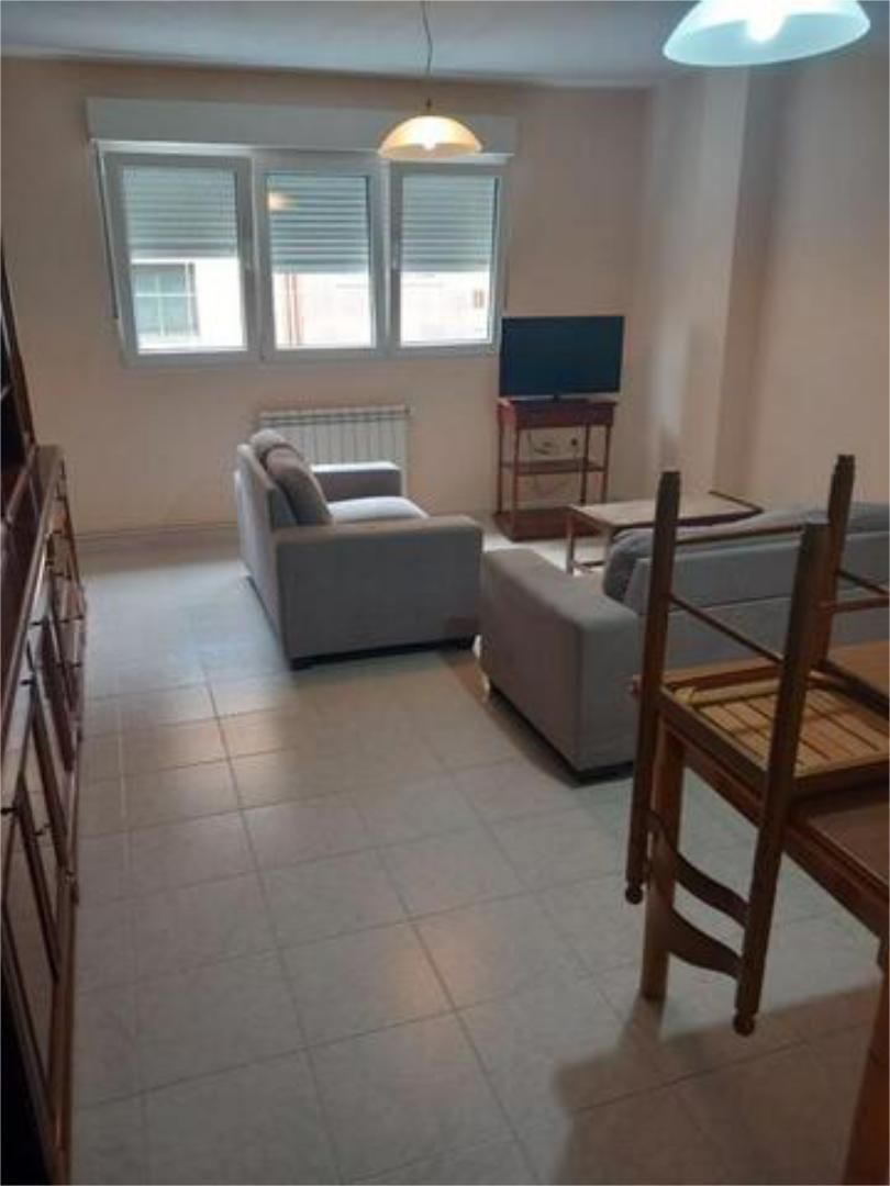 Sala d'estar de Pis de lloguer en Santa Comba amb Calefacció, Terrassa i Traster