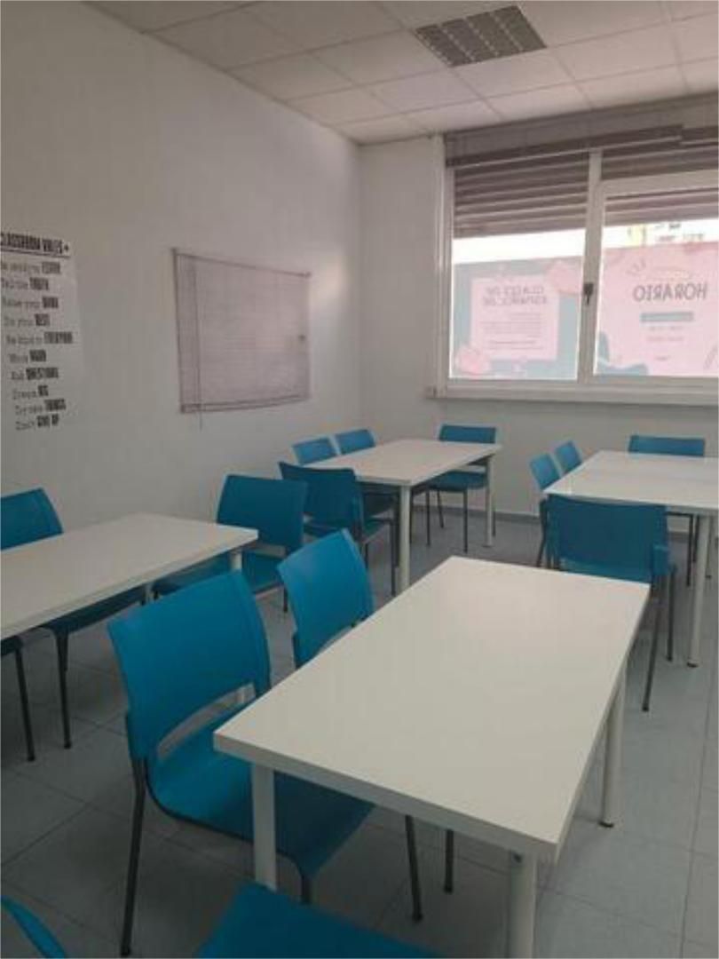 Office to rent in  Granada Capital  with Air Conditioner