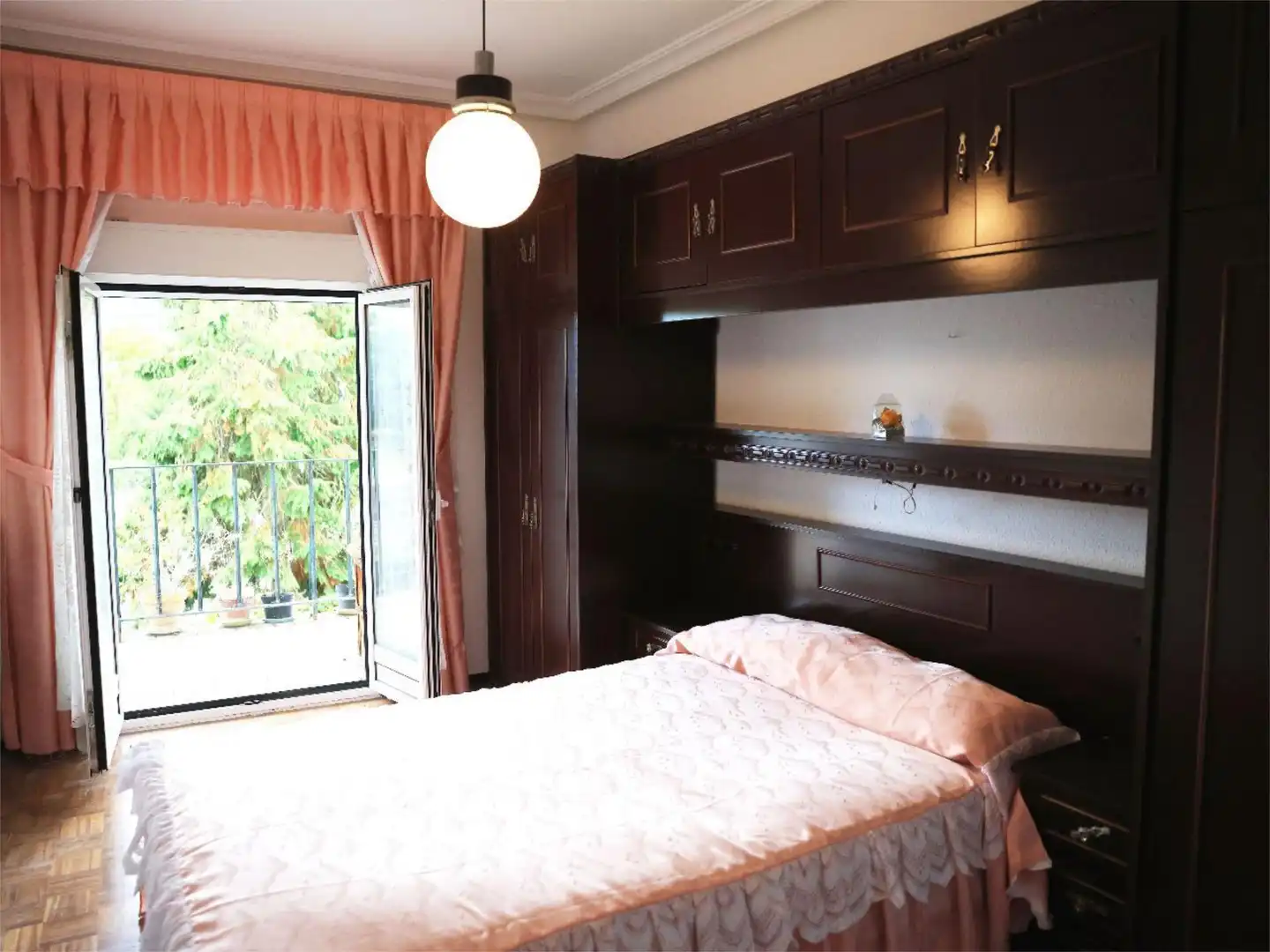 Casa adosada en venda a Poblado Ence-Manzana 6, 6, Bayas - Polígono Dormitori de Casa adosada en venda en Miranda de Ebro amb Calefacció, Jardí privat i Parquet