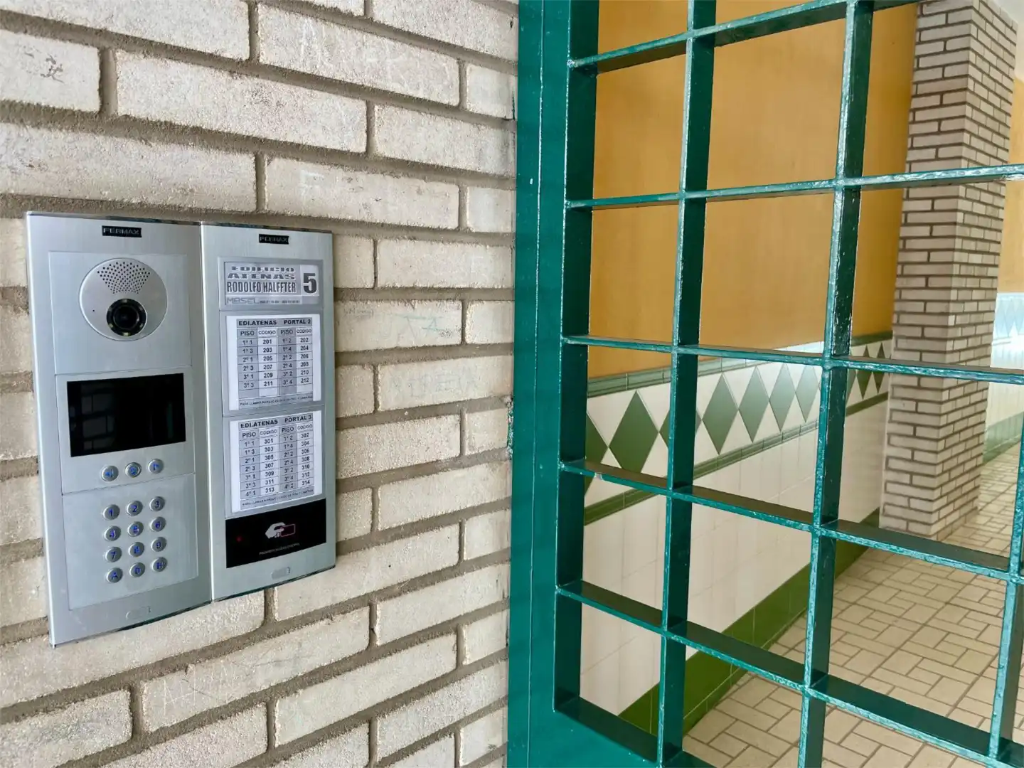 Piso en venta en Calle Rodolfo Halffter, 5, Santa Cristina - San Rafael Piso en venta en Málaga Capital con Aire acondicionado y Terraza