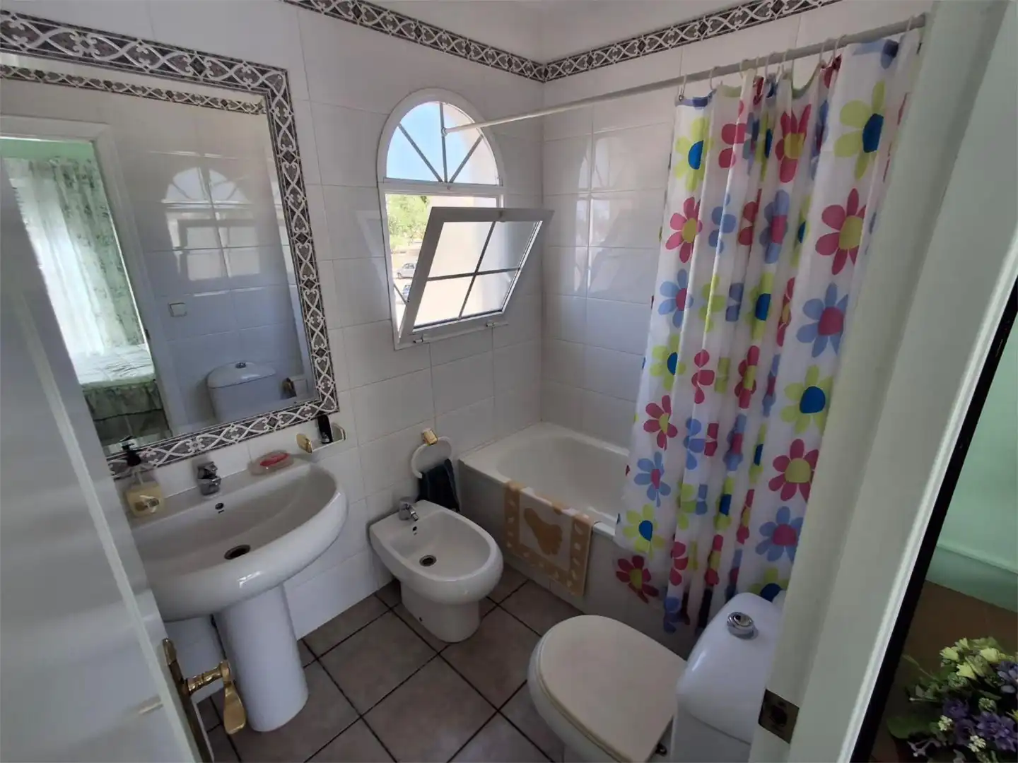 Piso en venta en Calle Alborán, 3, Aguas Nuevas Baño de Piso en venta en Torrevieja con Aire acondicionado, Calefacción y Jardín privado