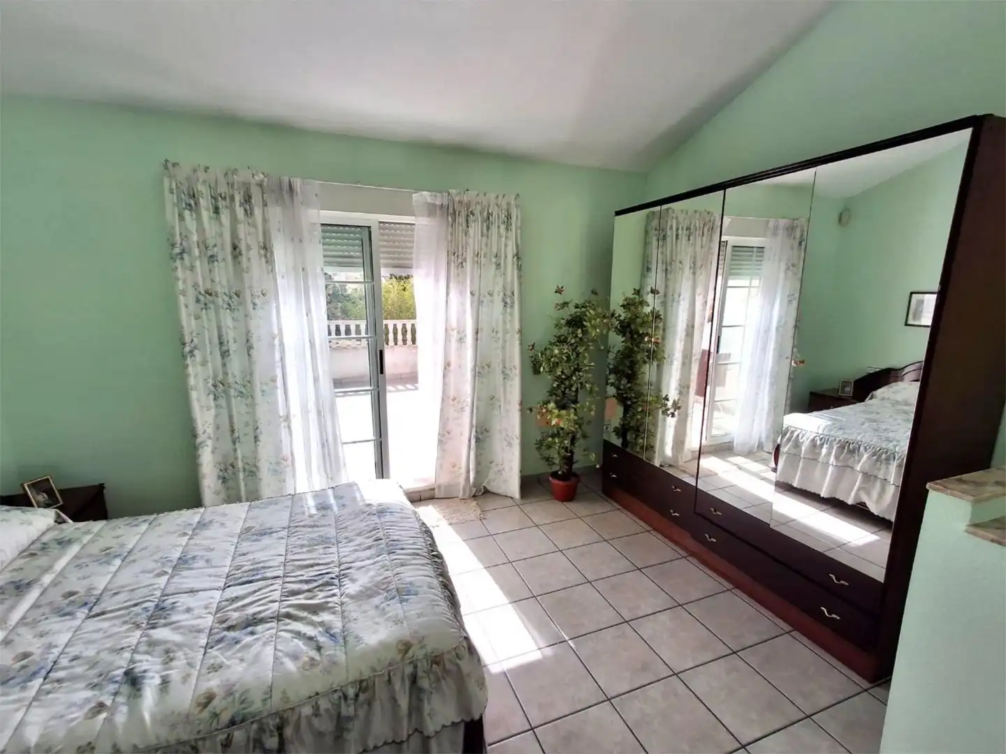 Piso en venta en Calle Alborán, 3, Aguas Nuevas Habitación de Piso en venta en Torrevieja con Aire acondicionado, Calefacción y Jardín privado