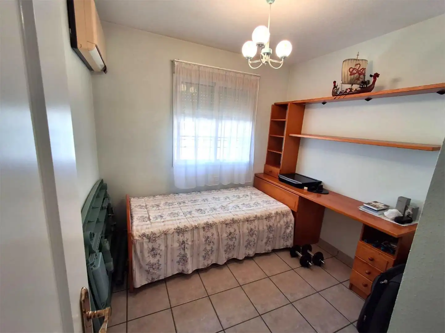 Piso en venta en Calle Alborán, 3, Aguas Nuevas Habitación de Piso en venta en Torrevieja con Aire acondicionado, Calefacción y Jardín privado