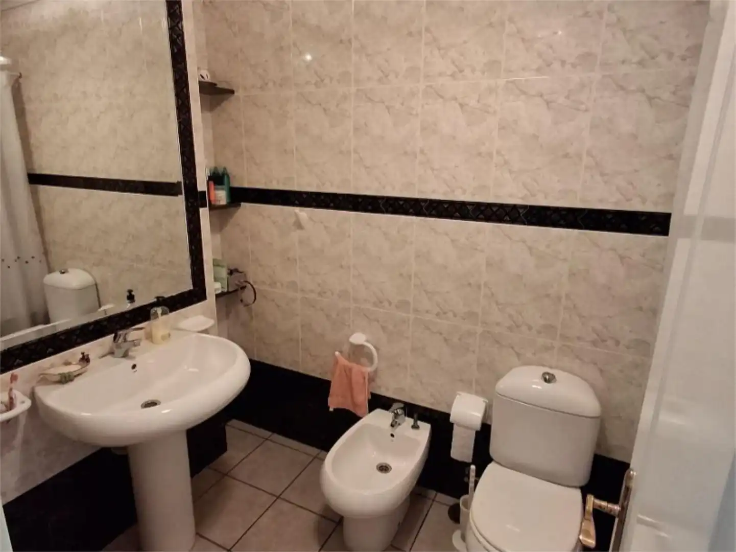 Piso en venta en Calle Alborán, 3, Aguas Nuevas Baño de Piso en venta en Torrevieja con Aire acondicionado, Calefacción y Jardín privado