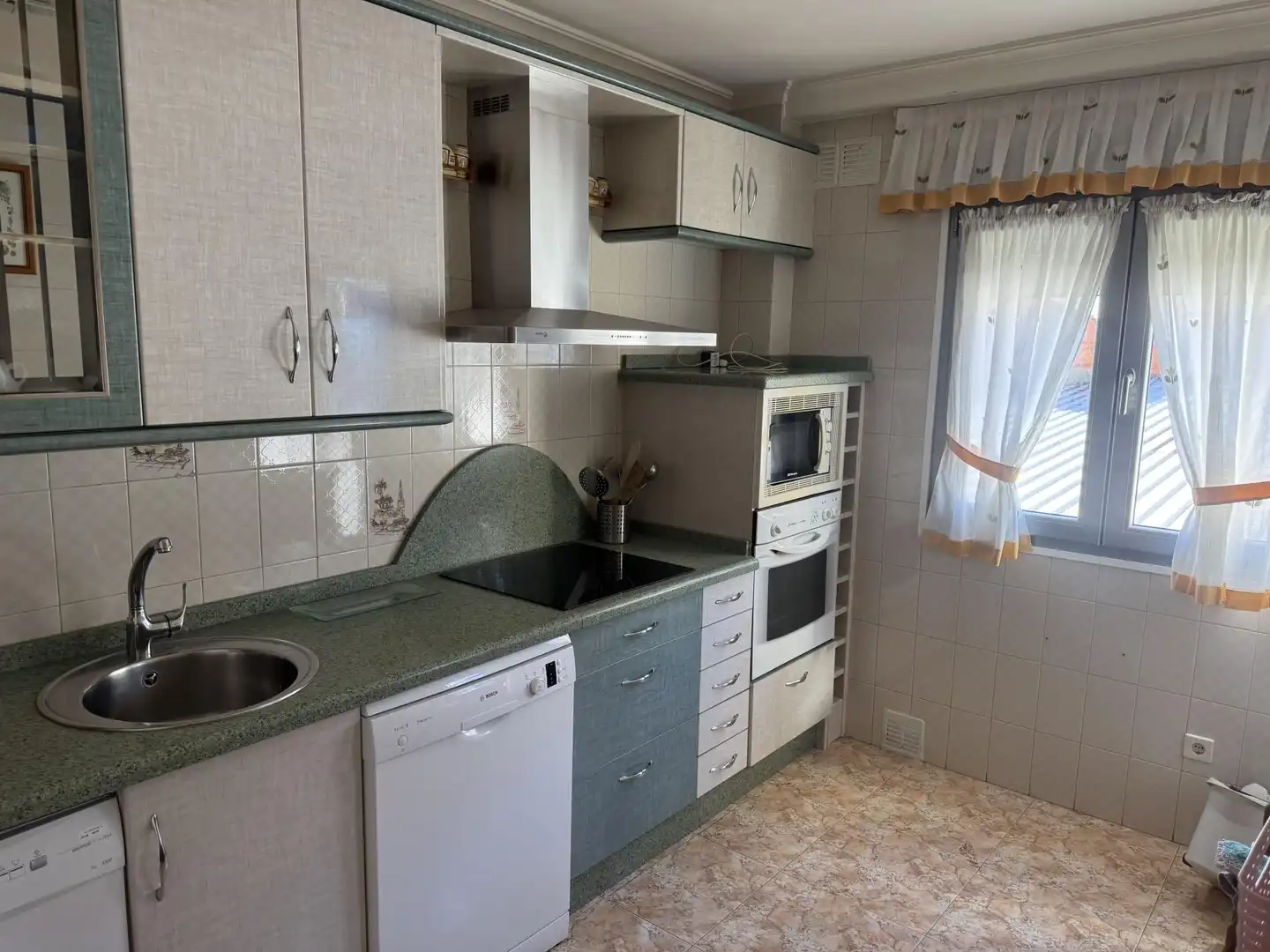 Küche von Wohnung zum Verkauf in Santa María del Páramo mit Heizung, Parkett und Terrasse