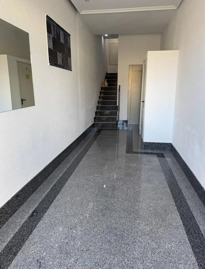 Wohnung zum Verkauf in Santa María del Páramo mit Heizung, Parkett und Terrasse