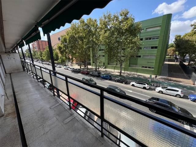 Piso en Venta en Avenida de la Reina Mercedes, 21 en Sector Sur  - La Palmera - Reina Mercedes