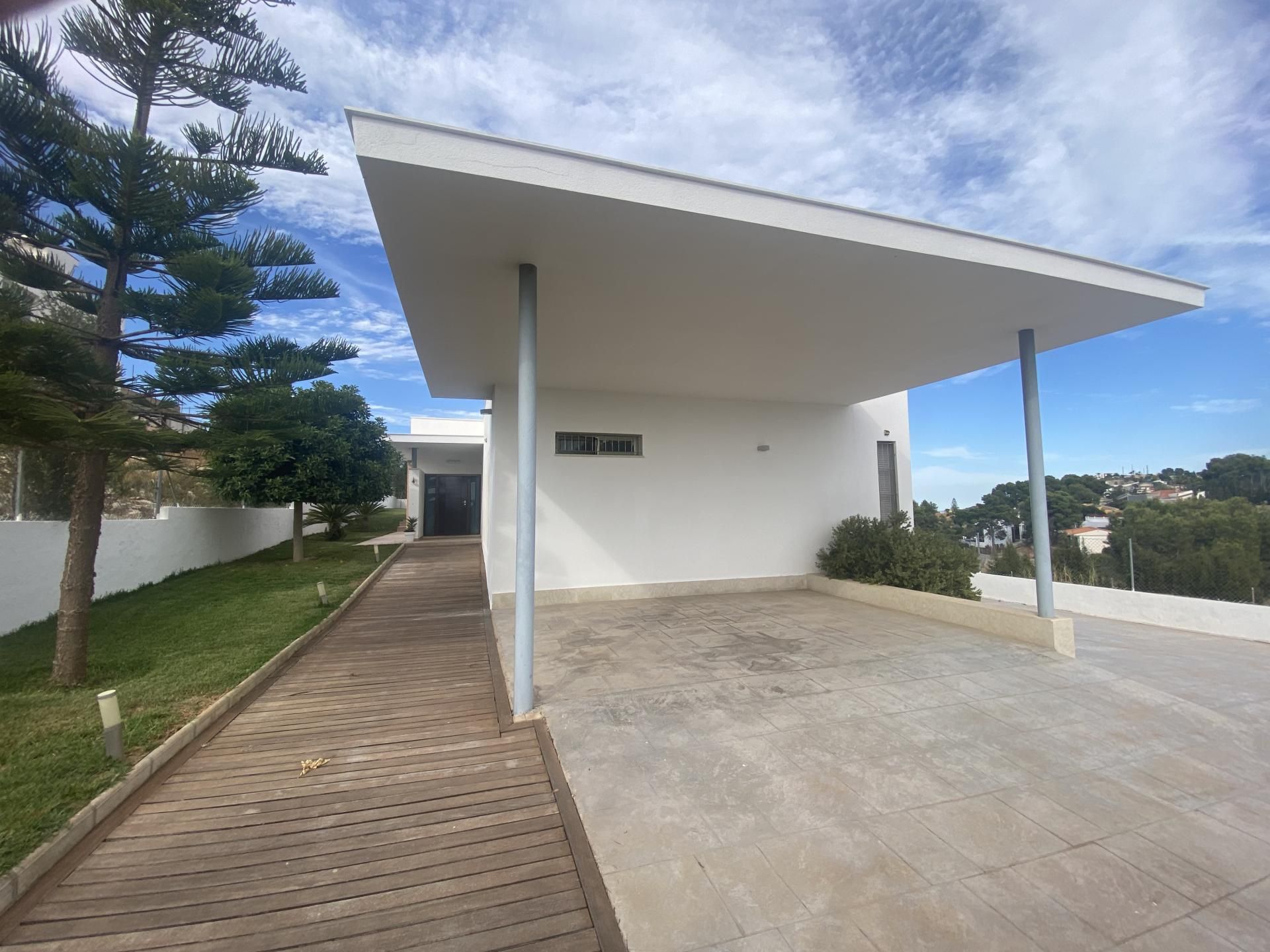 Vista exterior de Casa o xalet en venda en Torrent amb Aire condicionat, Jardí privat i Terrassa
