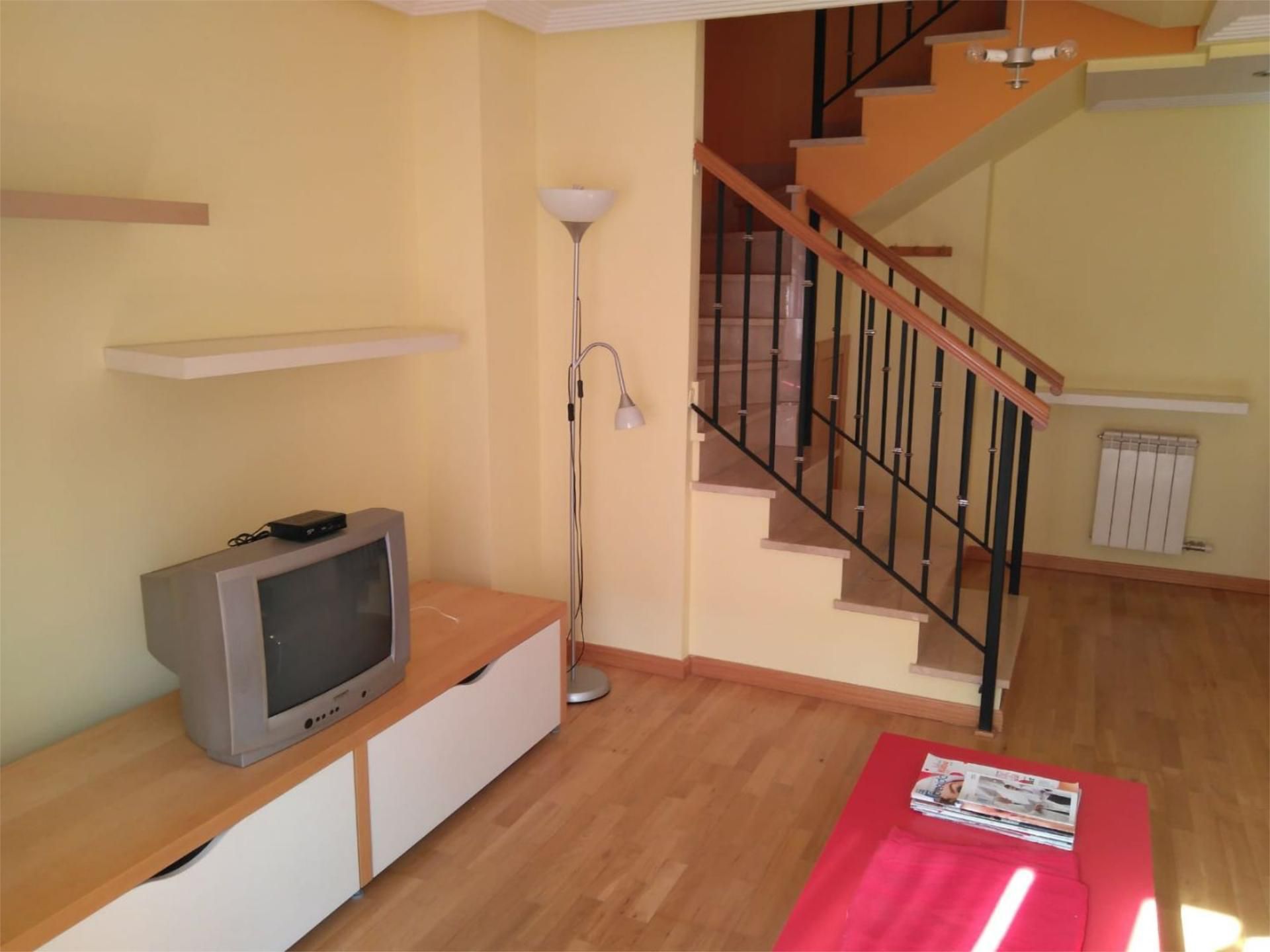 Dúplex en venda a Calle Zarcillos, 6, Trobajo del Camino Sala d'estar de Dúplex en venda en San Andrés del Rabanedo amb Terrassa