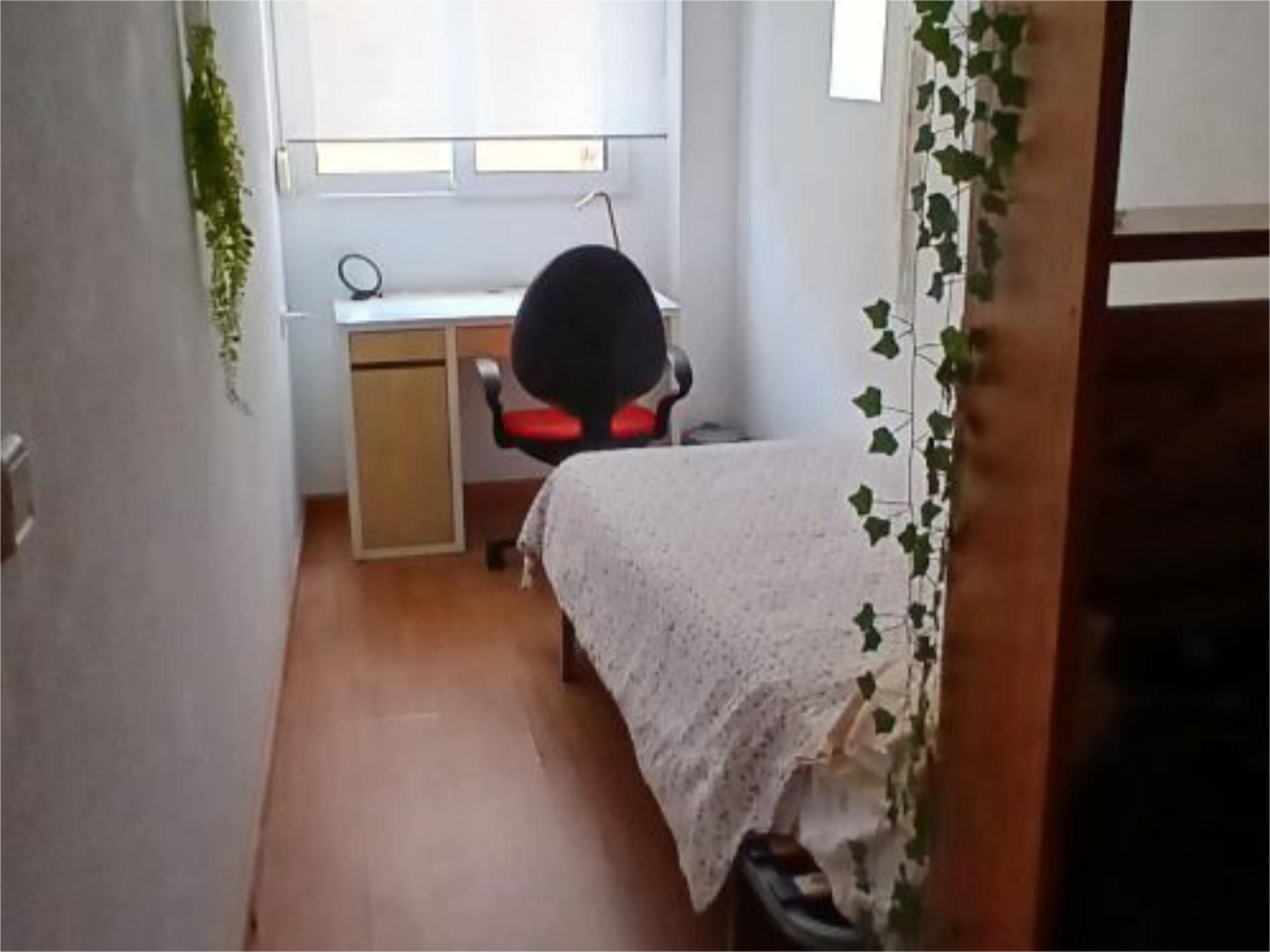 Bedroom of Flat to share in  Murcia Capital  with Parquet flooring, Furnished and Balcony