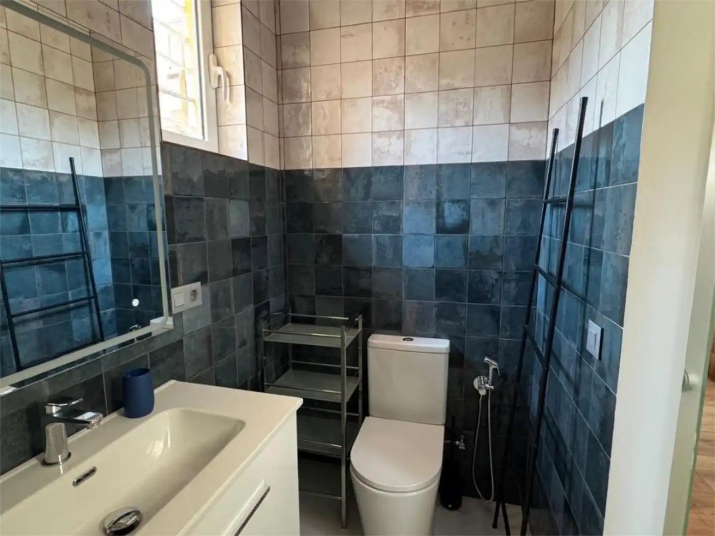 Wohnung zur Miete in Carrer D'en Bou, 8, El Mercat Badezimmer von Wohnung zur Miete in Valencia Capital mit Klimaanlage und Terrasse