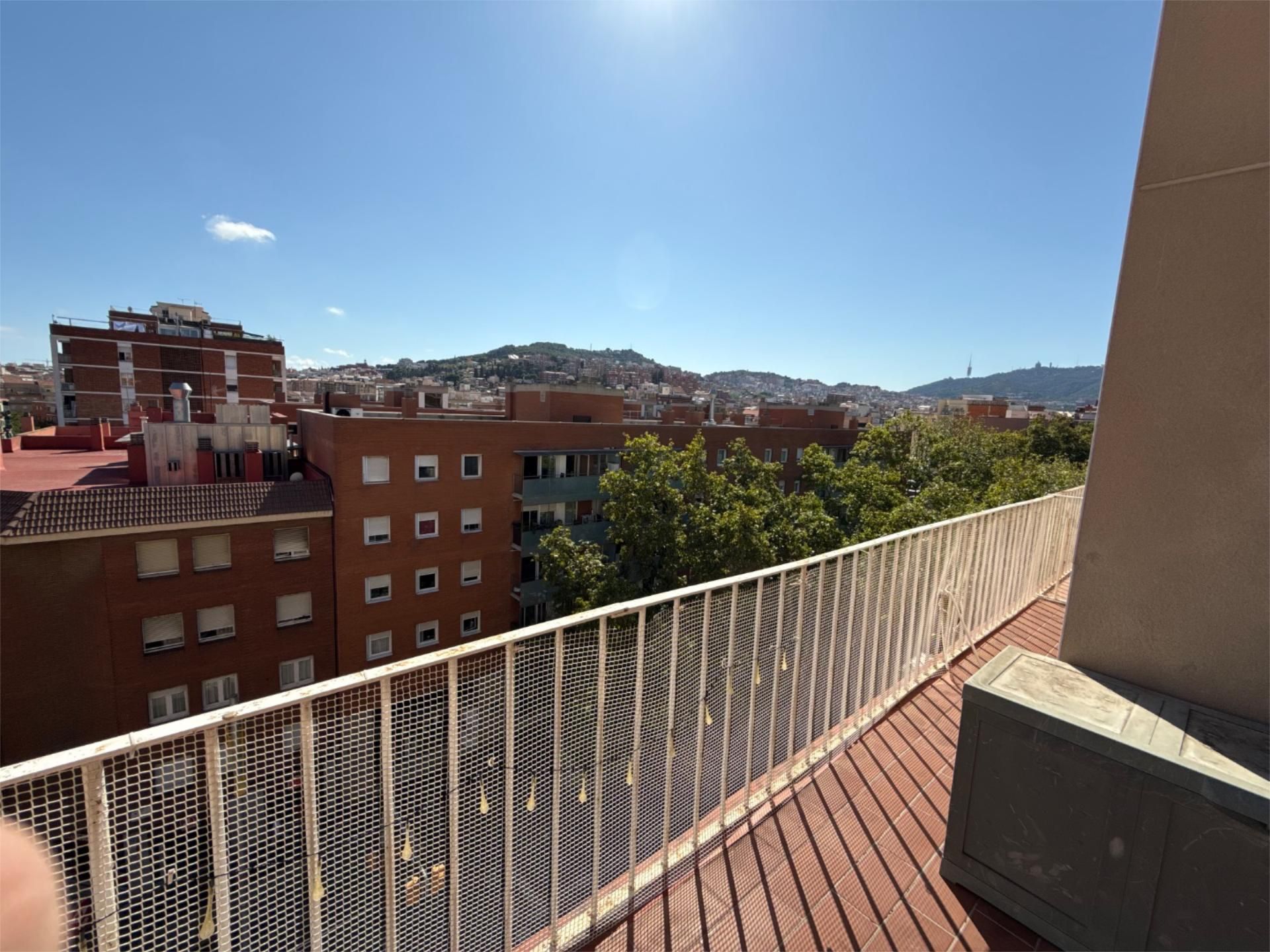 Exterior view of Flat for sale in  Barcelona Capital  with Terrace