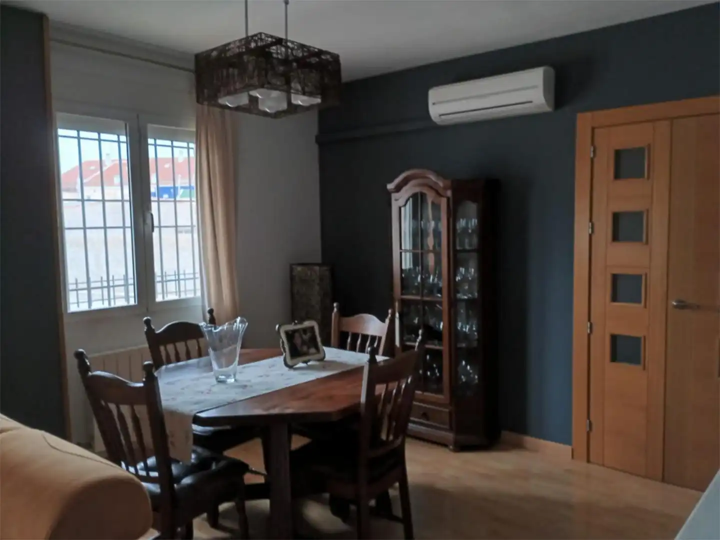 Piso en venta en Avenida de la Paz, 13, Motilleja Comedor de Piso en venta en Motilleja con Aire acondicionado, Calefacción y Jardín privado