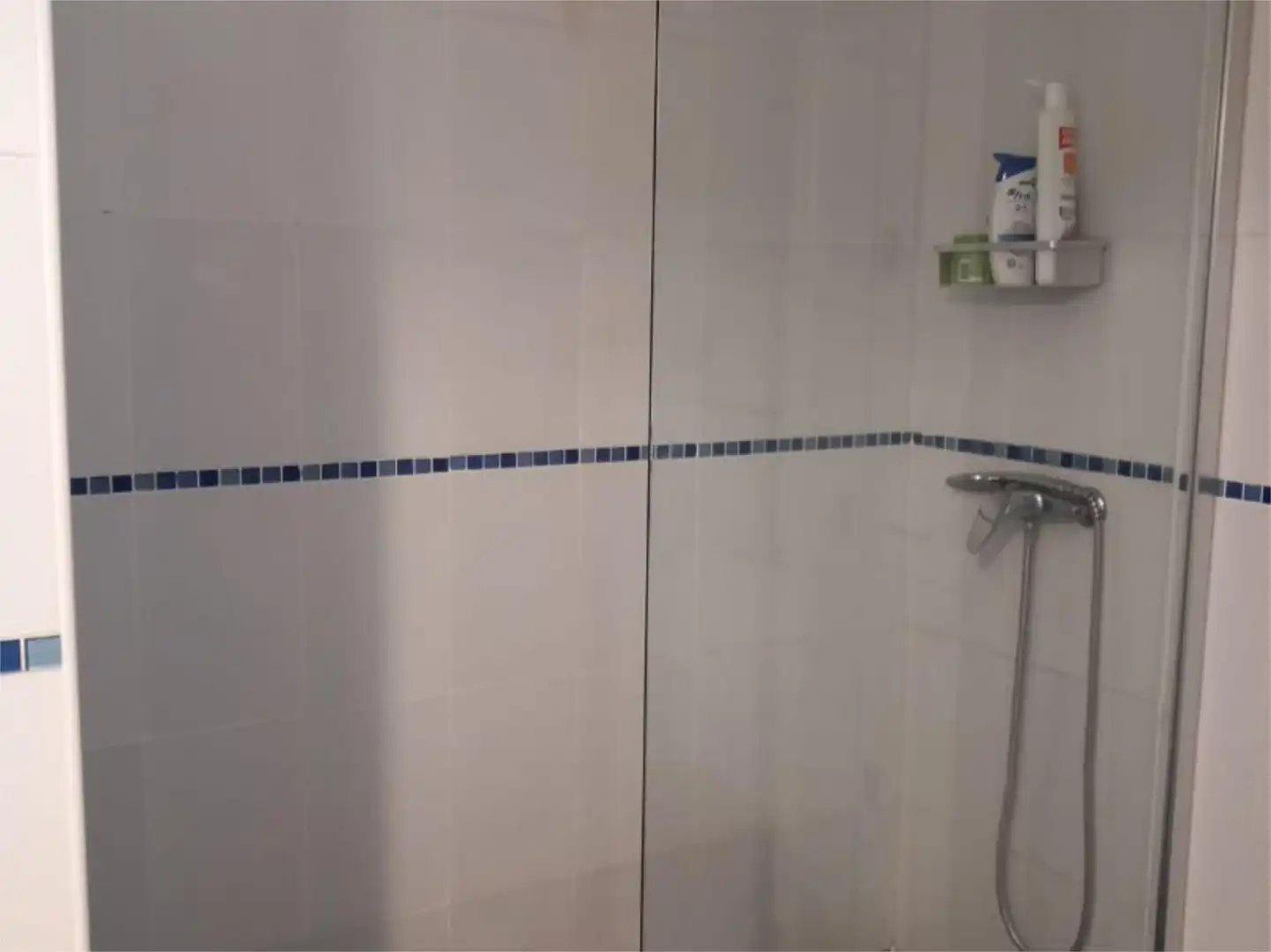 Piso en venta en Avenida de la Paz, 13, Motilleja Baño de Piso en venta en Motilleja con Aire acondicionado, Calefacción y Jardín privado