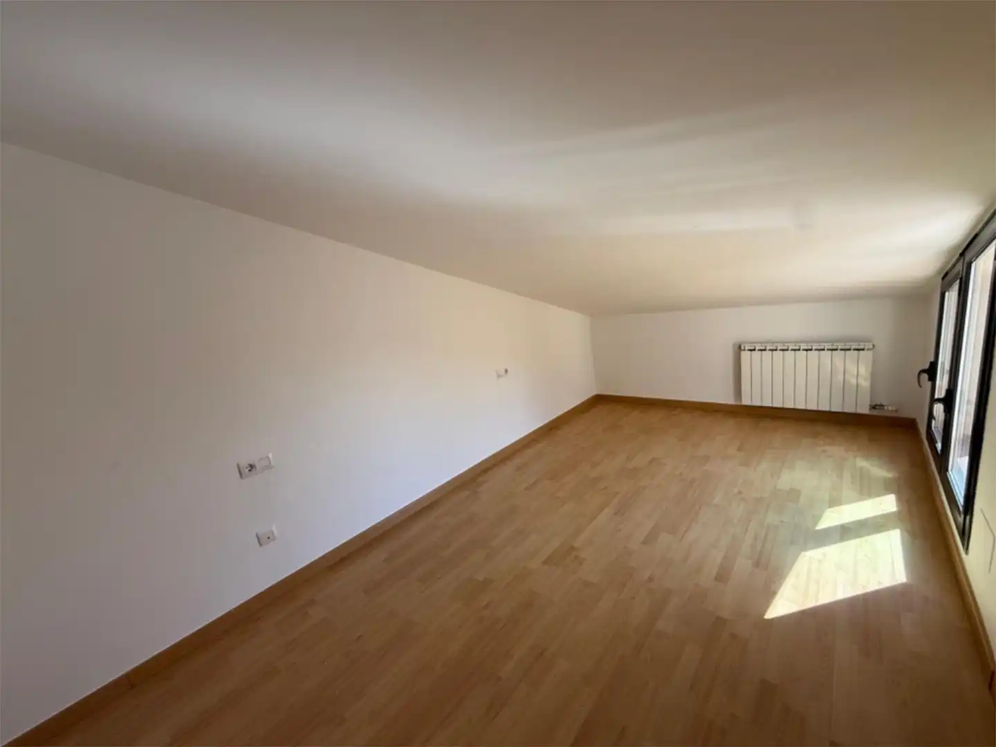 Piso en venta en Carrer de Sant Pere, 74, Vila de Palafrugell Piso en venta en Palafrugell con Terraza, Piscina y Balcón