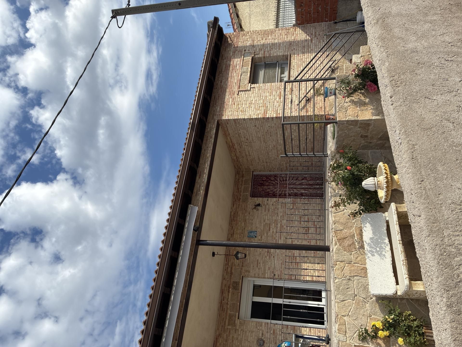 Exterior view of House or chalet for sale in Cenicientos  with Terrace