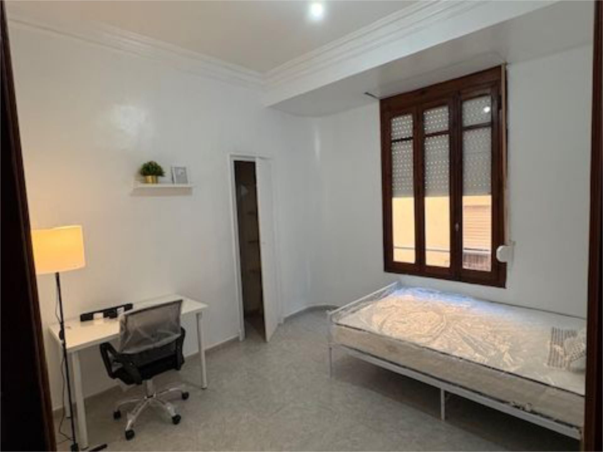 Bedroom of Flat to share in Alzira  with Air Conditioner, Terrace and Furnished