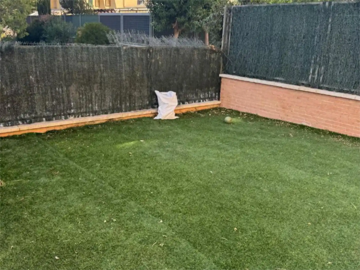 Piso en venta en Calle del Planeta Urano, 2, Parla Este Jardín de Piso en venta en Parla con Aire acondicionado, Terraza y Piscina