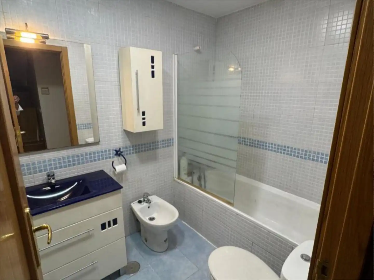 Piso en venta en Calle del Planeta Urano, 2, Parla Este Baño de Piso en venta en Parla con Aire acondicionado, Terraza y Piscina