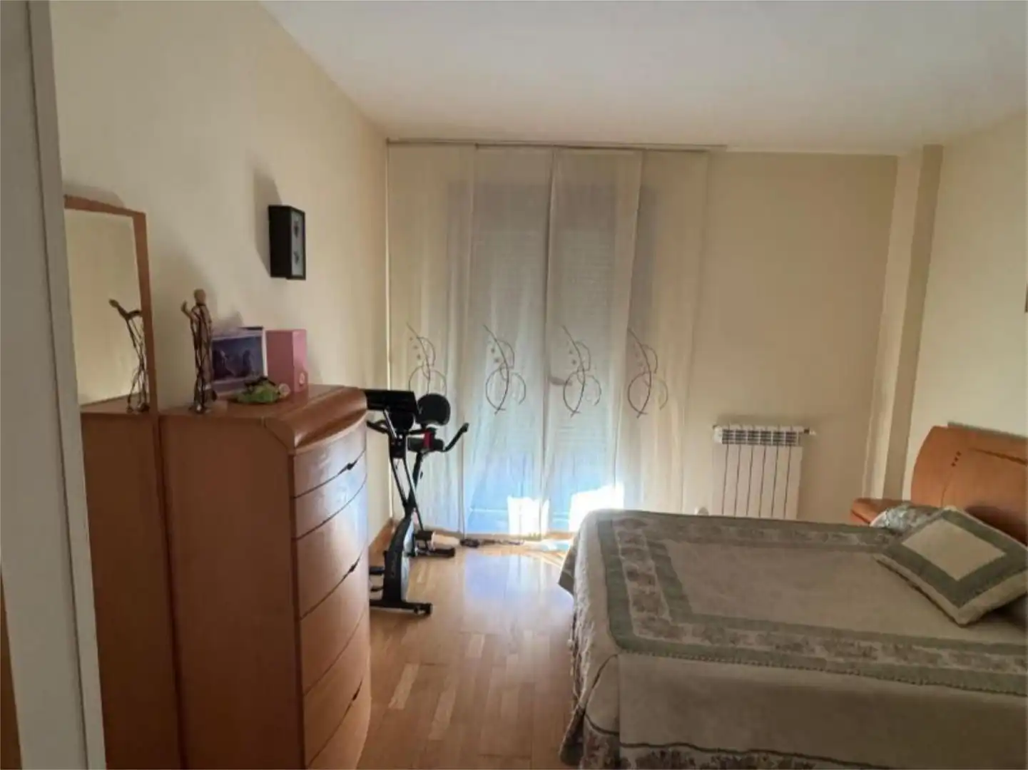 Piso en venta en Calle del Planeta Urano, 2, Parla Este Habitación de Piso en venta en Parla con Aire acondicionado, Terraza y Piscina